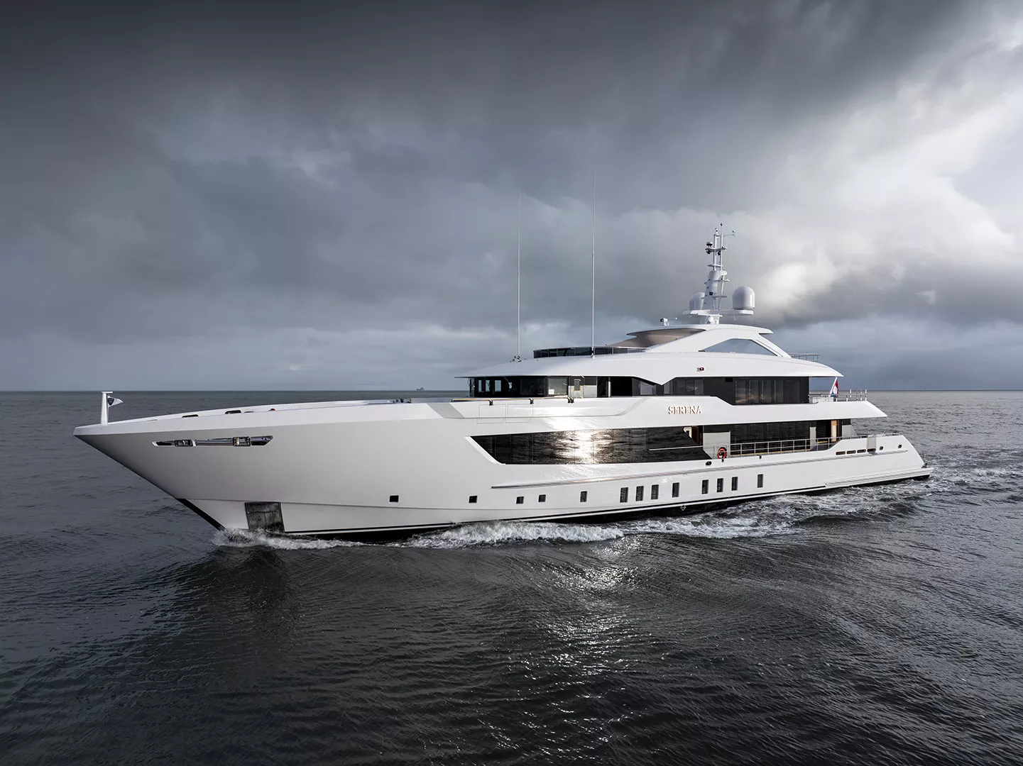 HEESEN 55M STEEL - SERENA