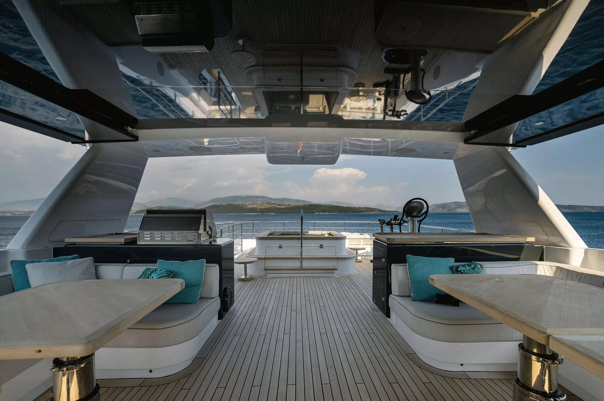 https://api.arconyachts.com/storage/36094/conversions/6LReKT9AzJbKia8T95wjVoSbxJZqkXFrYIaDIohl-optimize.webp