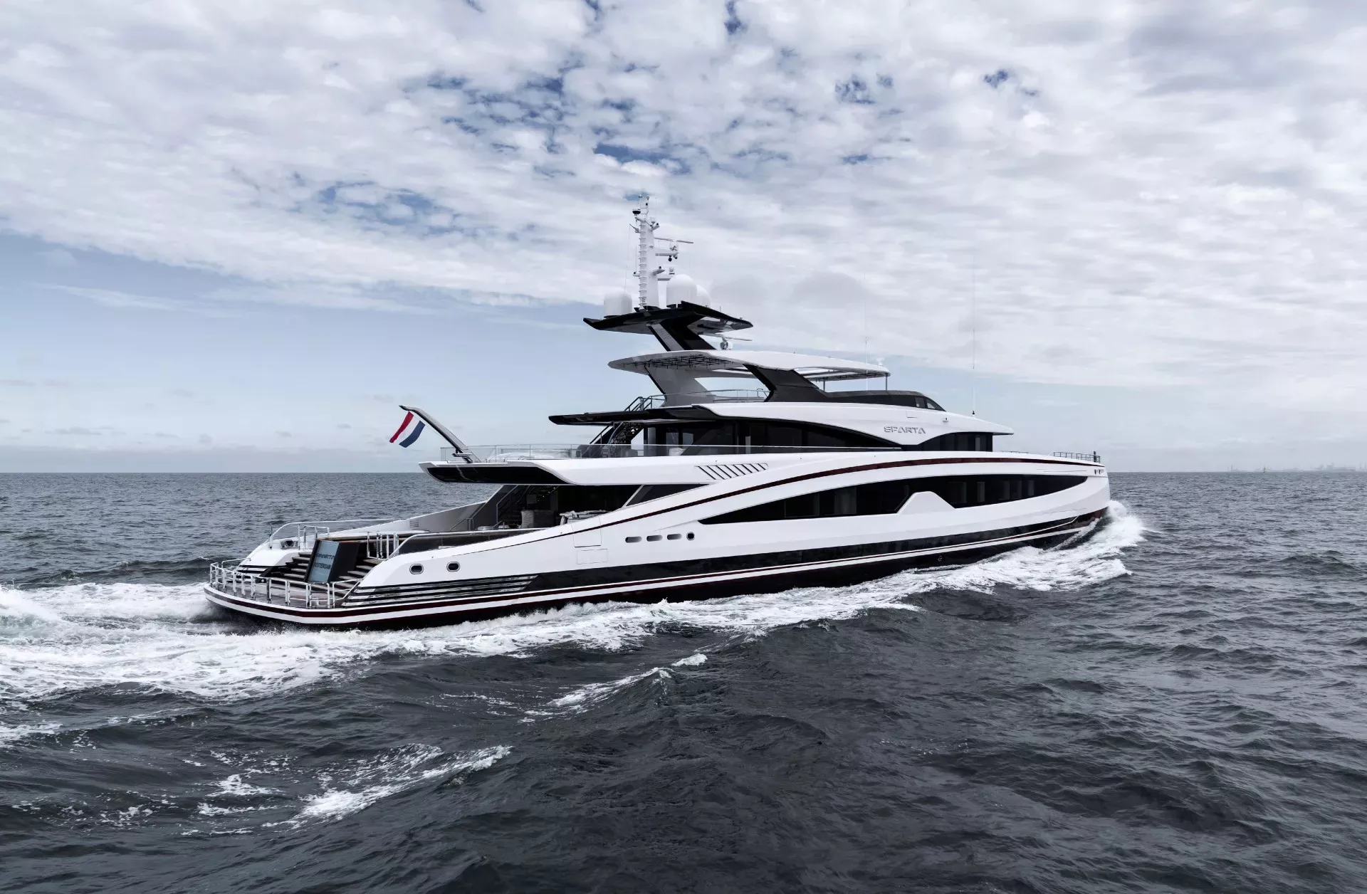 https://api.arconyachts.com/storage/37555/conversions/tqpzYZtPwxgH31u12IEkY3dvQpN4PXJvdmGDtL3G-optimize.webp