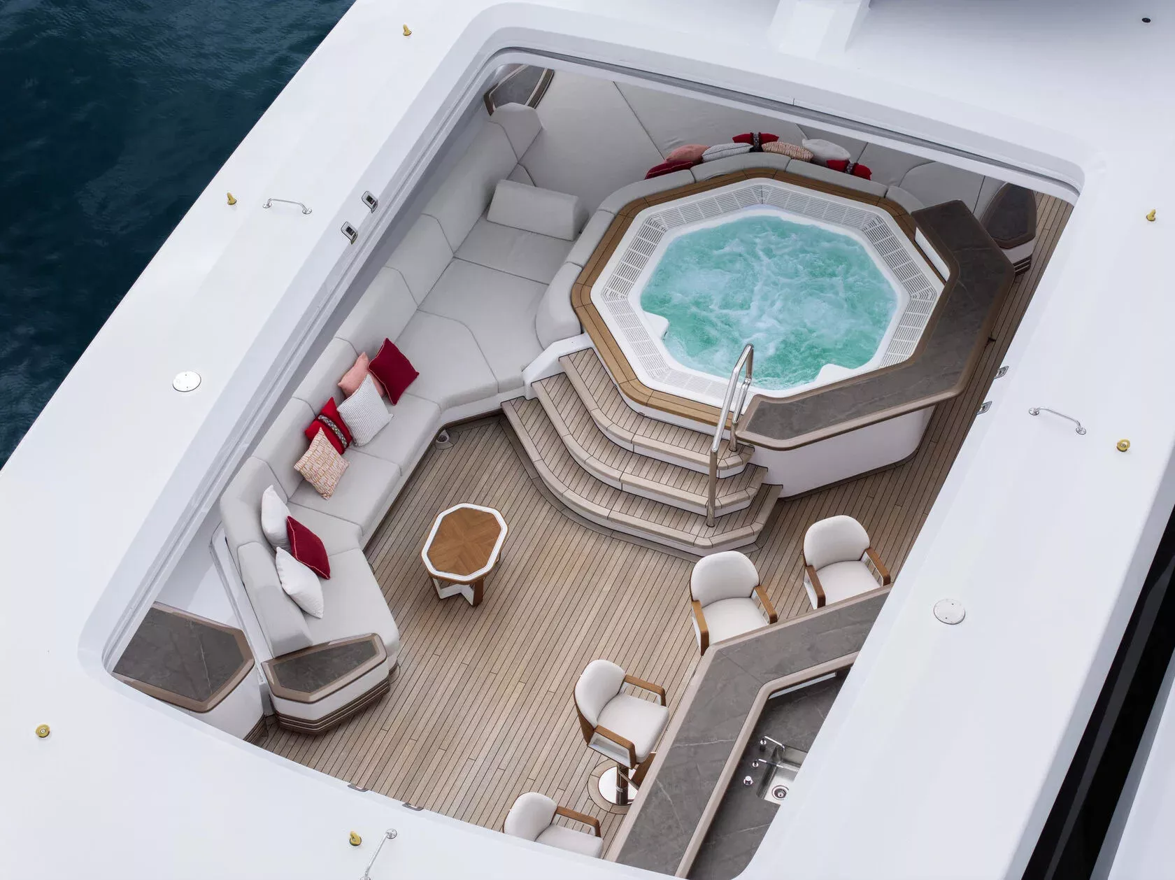 https://api.arconyachts.com/storage/37559/conversions/p1RtgcPGnba1LYbF5Z8W85QTleei5pwt9mnzy48d-optimize.webp
