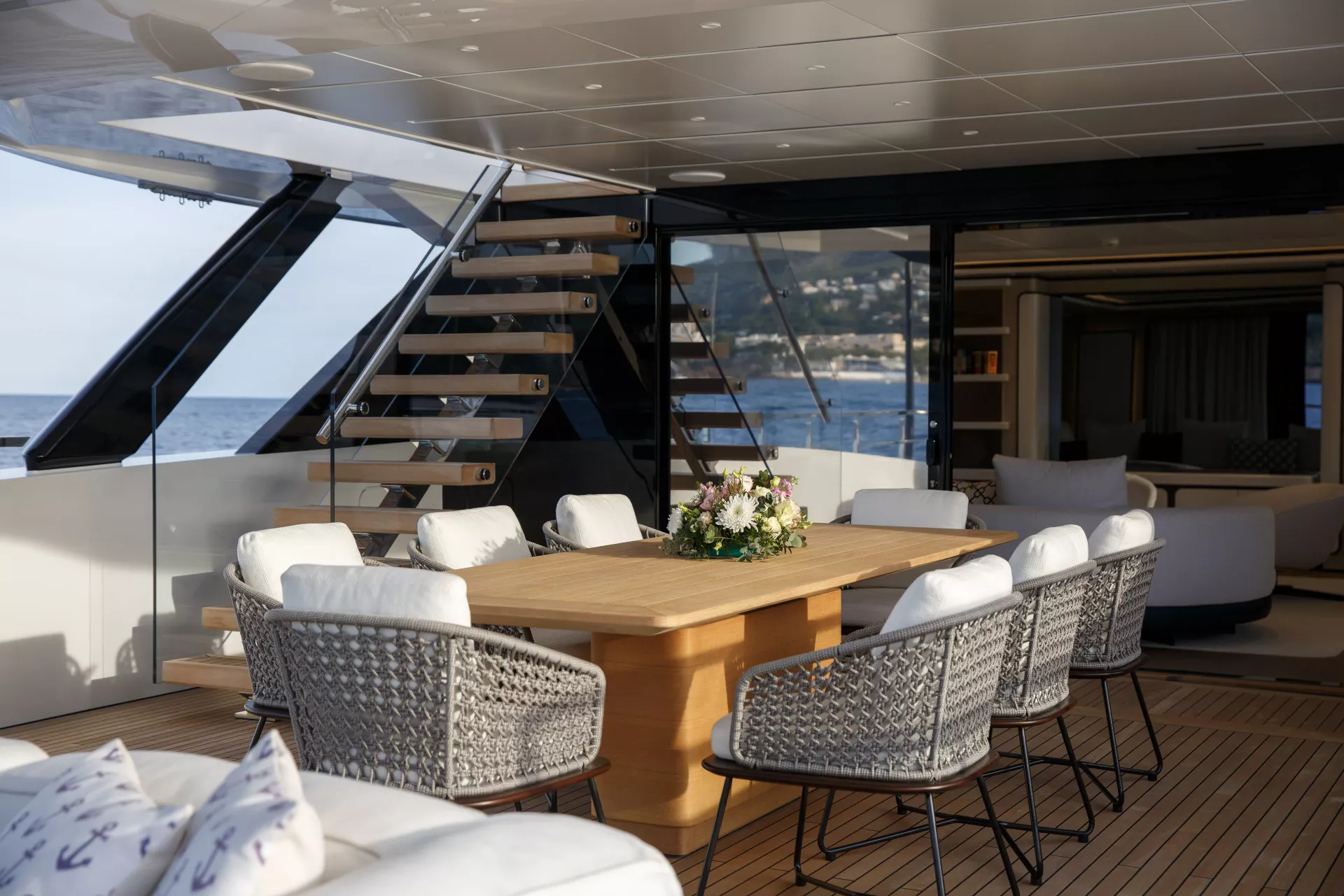 https://api.arconyachts.com/storage/37579/conversions/tcDv5tOXI0iDVkCd0dABPiXADjk8Heu1KMOE319a-optimize.webp