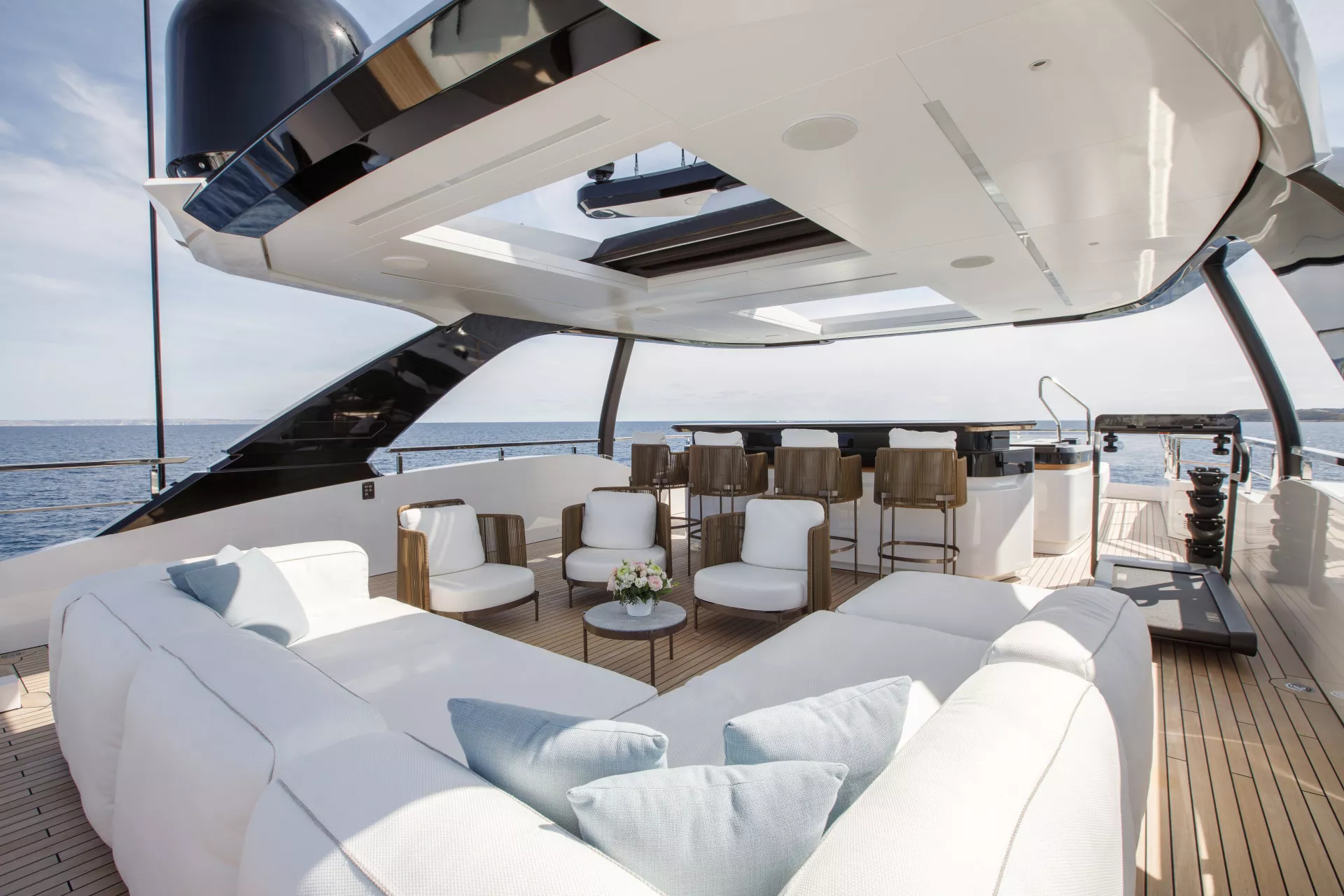 https://api.arconyachts.com/storage/37586/conversions/HQuocQUEPmiBBkosYnkG69Rx5W427qAYo3PTXCKG-optimize.webp