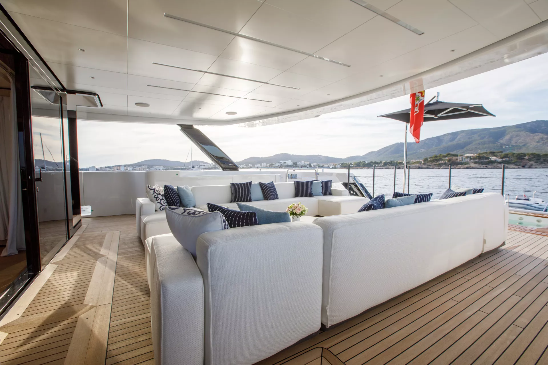 https://api.arconyachts.com/storage/37593/conversions/Fd8f4EstrpcEAGGBkdzcsIIfurlr3LdIS92kkNPa-optimize.webp