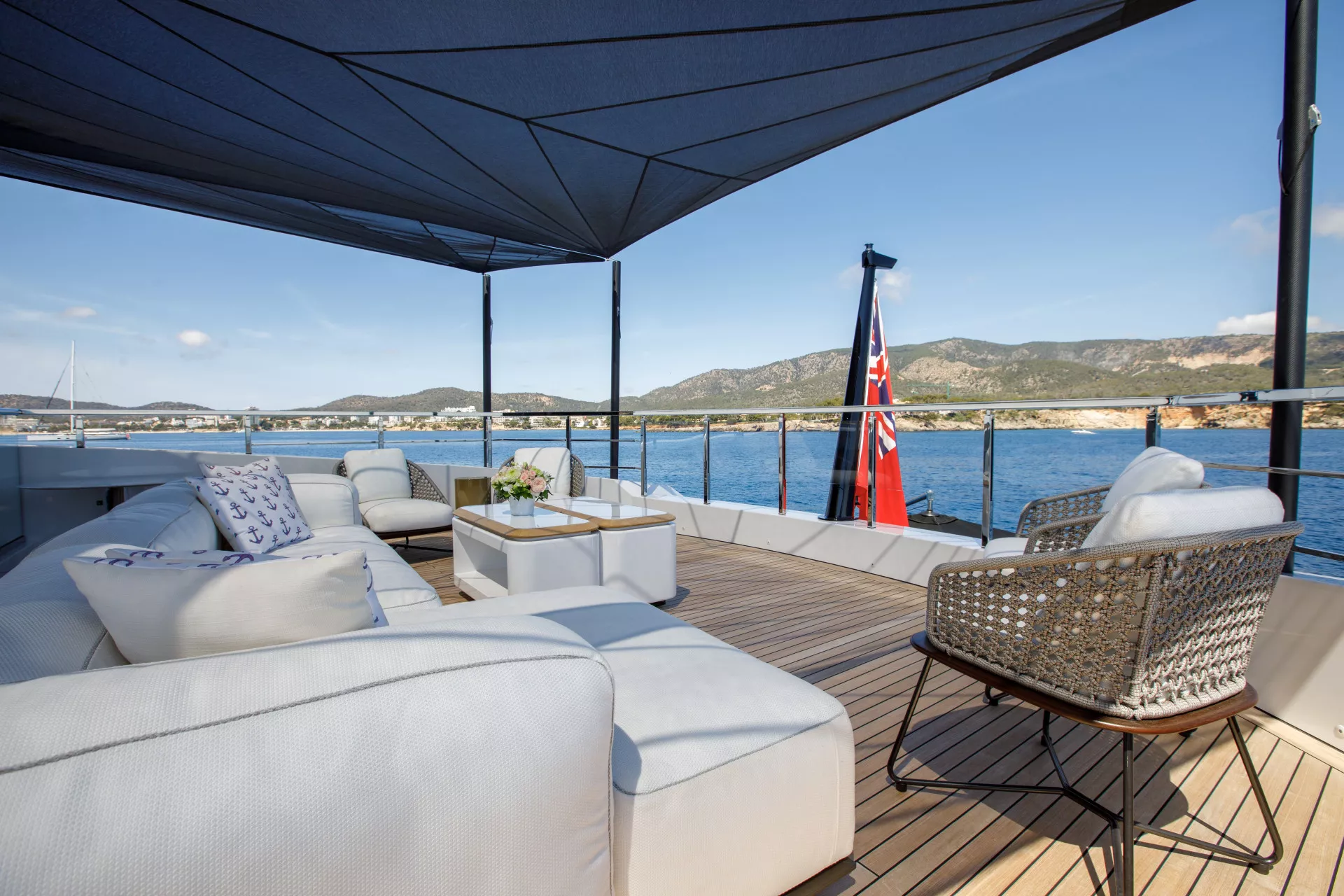 https://api.arconyachts.com/storage/37595/conversions/6eadLT4SIzWqhK7knTtm7GyIR1MTcQXh5DiWZmQI-optimize.webp