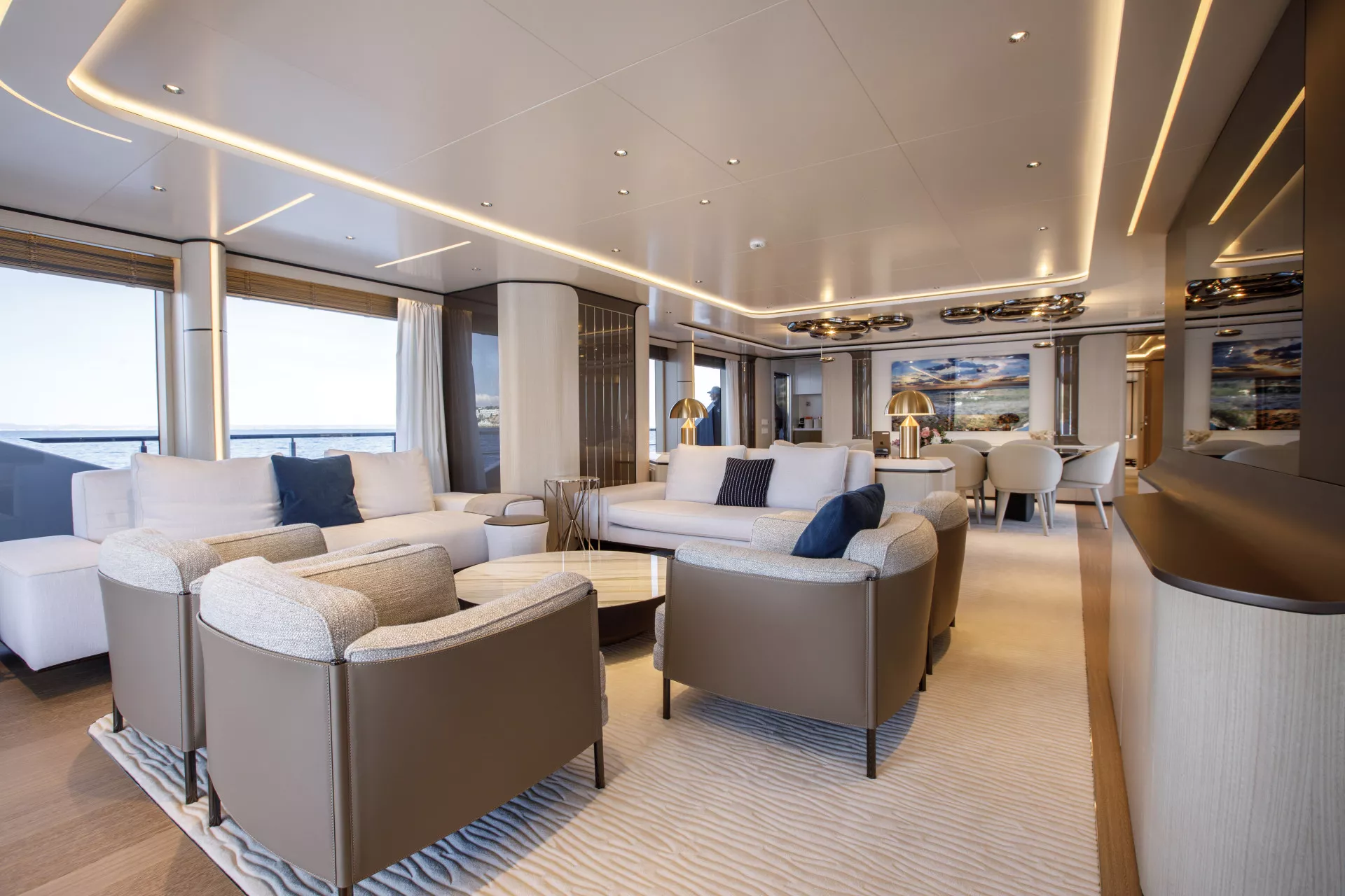 https://api.arconyachts.com/storage/37596/conversions/uu8PnOvUixWU6aEeed1CtuvFrdNH5LRNQING2iwj-optimize.webp