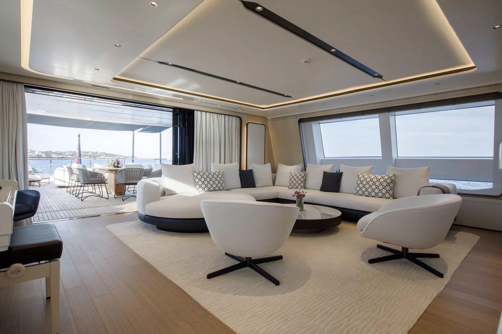 https://api.arconyachts.com/storage/37598/conversions/cNDavI94VfQMumE9sNeTKaoJXDhfUp4Onh0Z9A9C-optimize.webp