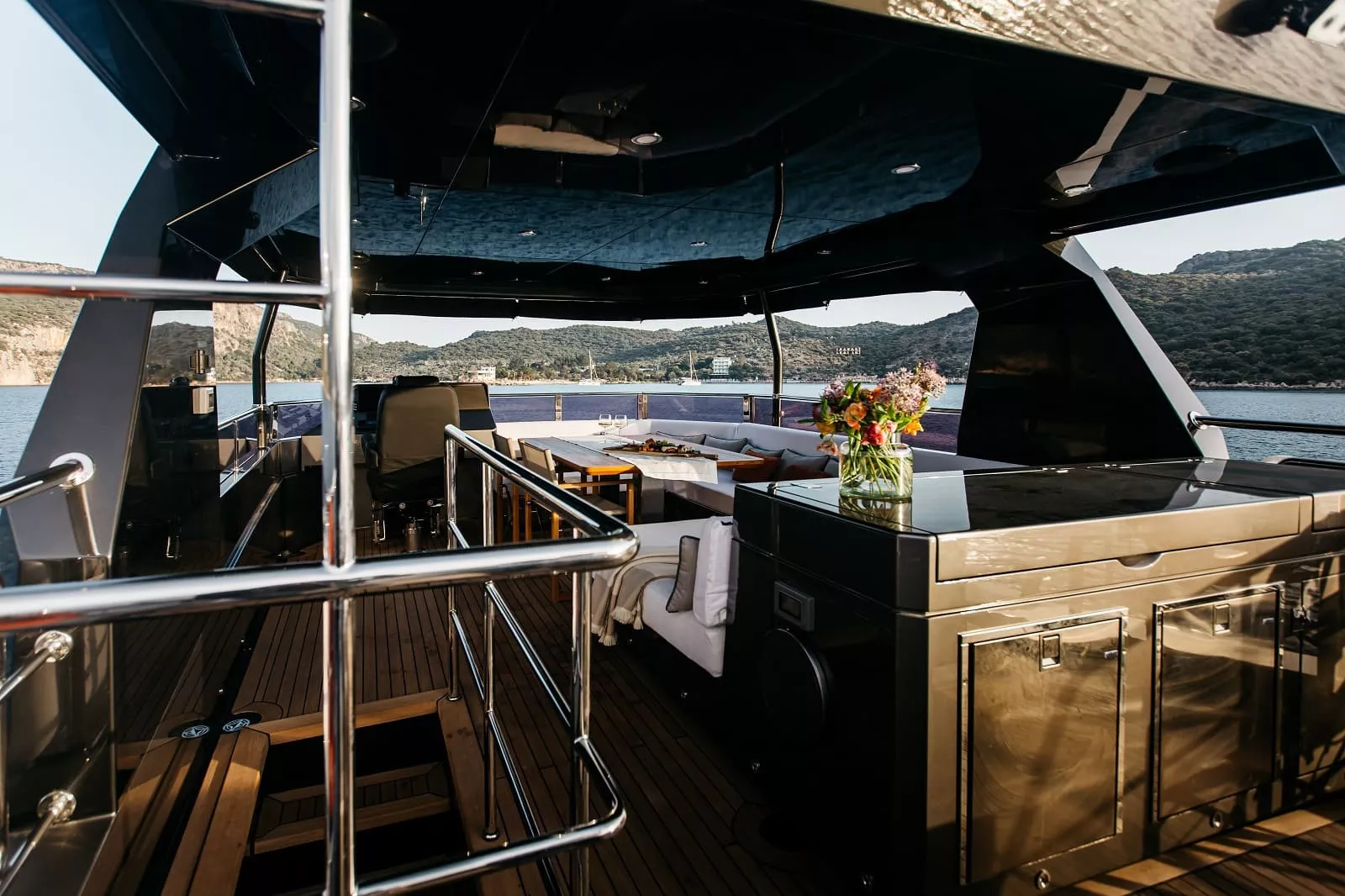 https://api.arconyachts.com/storage/37622/conversions/FtSQhyx1wToyQYvjDM6oVFNcNbeizSram5b98J22-optimize.webp