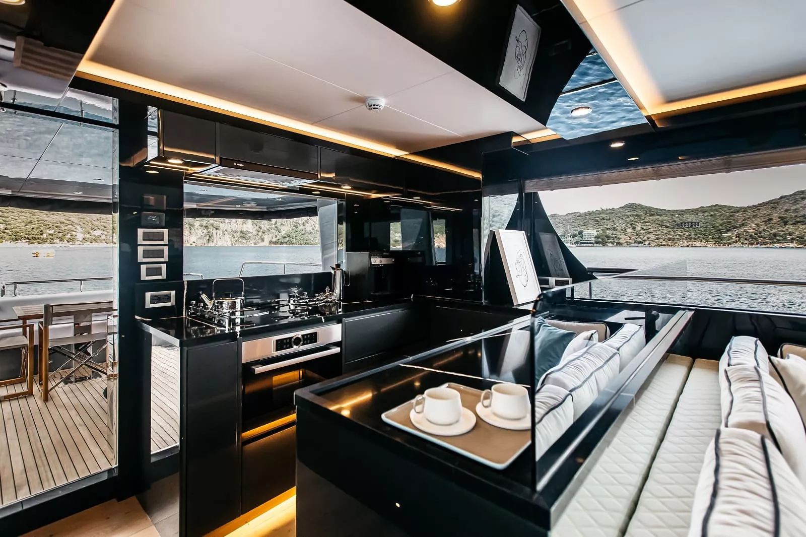 https://api.arconyachts.com/storage/37627/conversions/uEpyN7a0ZsigqKtVHkK0VbCsva2LVCTHNPwW7v7j-optimize.webp