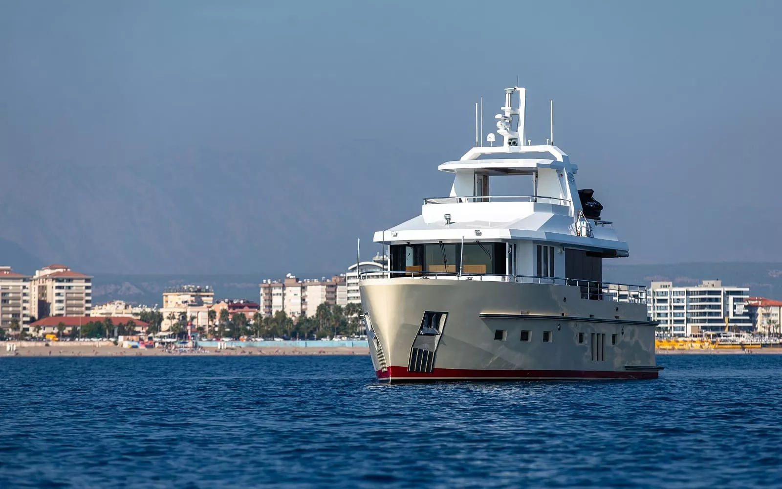 https://api.arconyachts.com/storage/37631/conversions/JVI6sHt7MmU8CaUoCShq0HfqKJU1RnFWVYRBoHow-optimize.webp