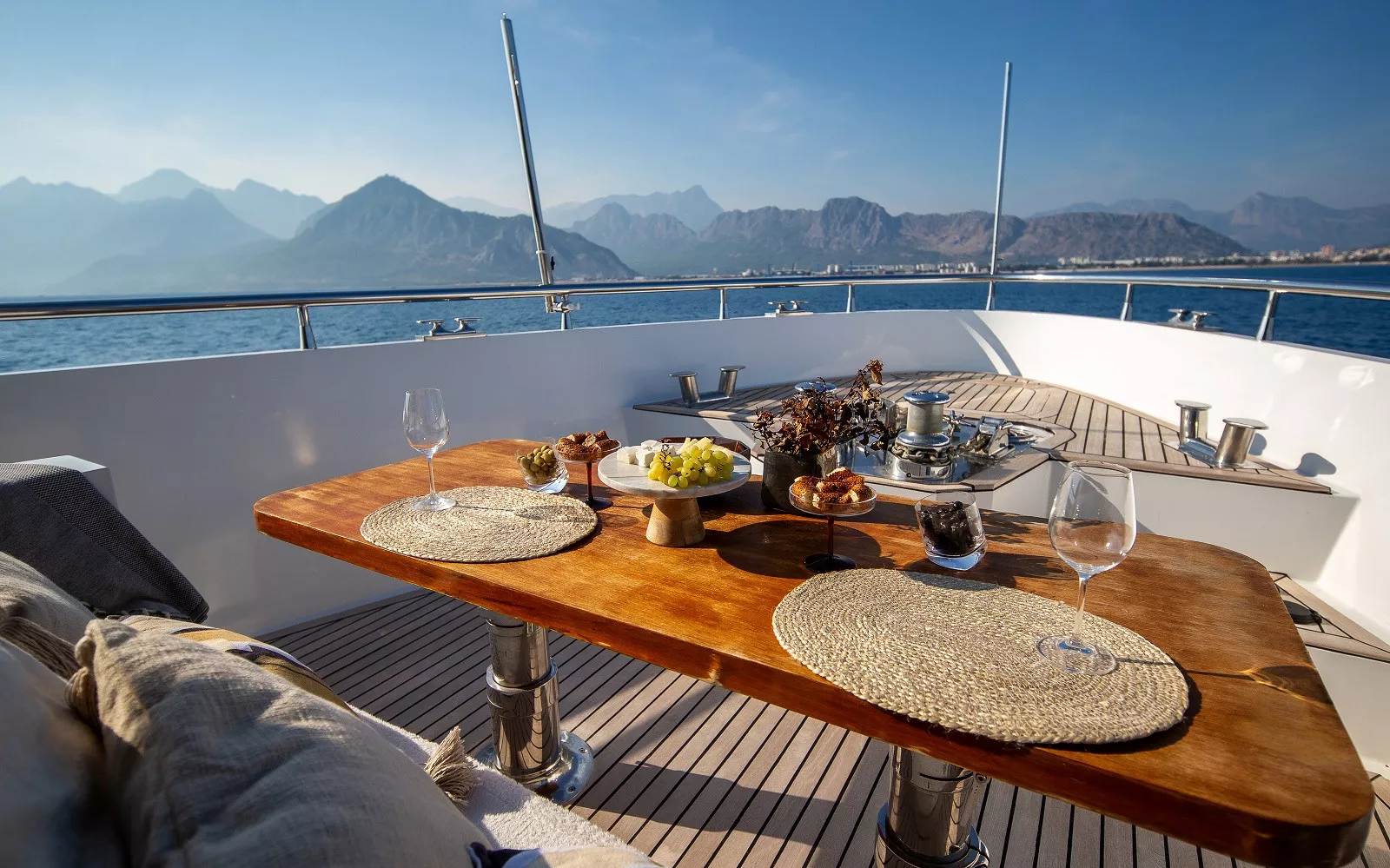 https://api.arconyachts.com/storage/37636/conversions/Kt9YQ1xifKtidBECzWVzSZhmEZBNNqobv0G5Iq6I-optimize.webp
