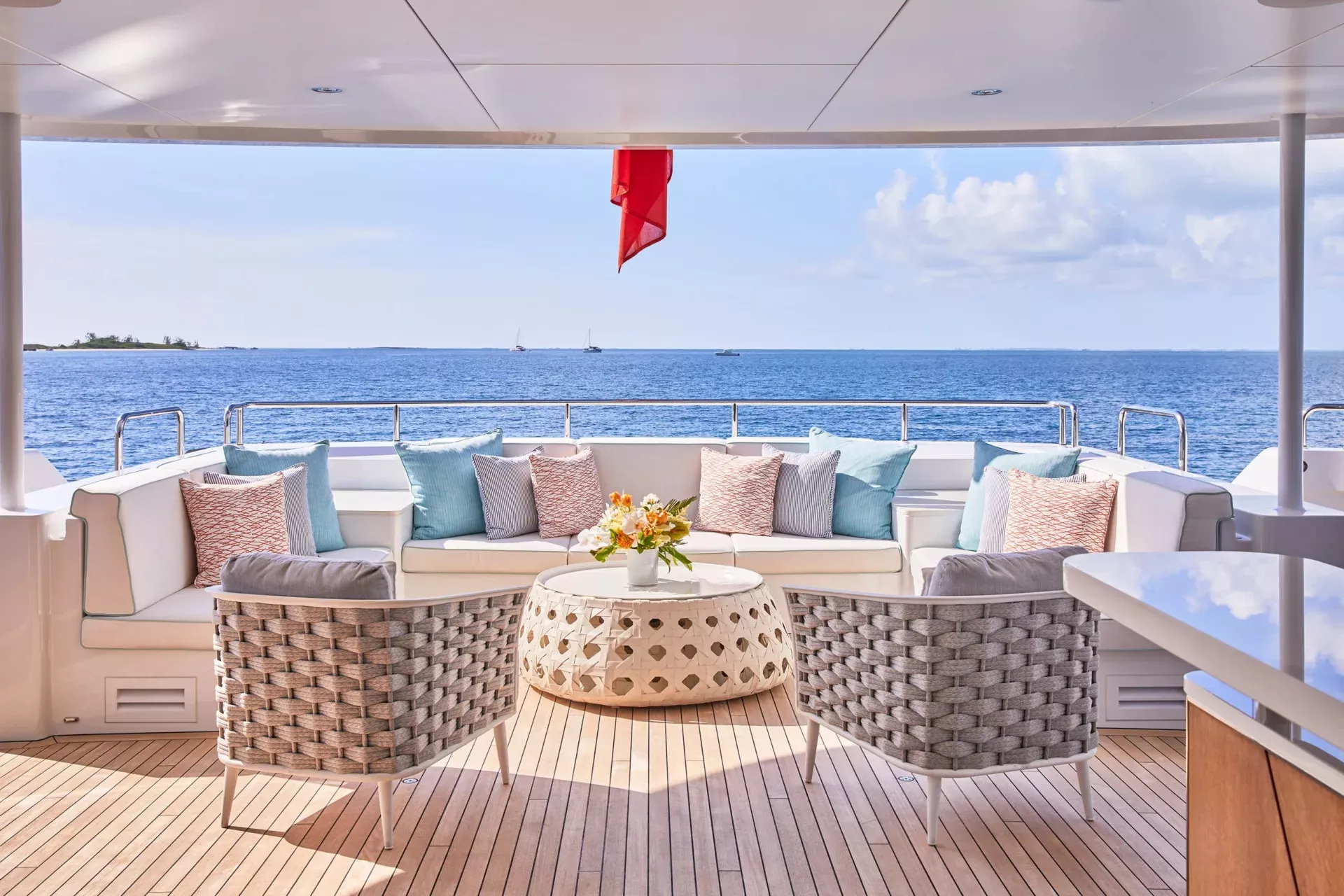 https://api.arconyachts.com/storage/37649/conversions/mXGY5yNRjtZhoMn62owmRy8Nmdtp6sY7EUlQ5SbQ-optimize.webp