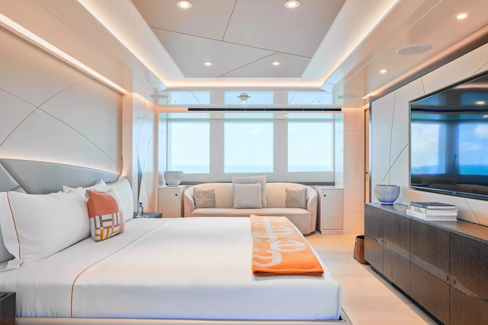 https://api.arconyachts.com/storage/37651/conversions/hWtJLAWUwnlTniUZth6EUiEKuW0lbRNvBpQiA17n-optimize.webp