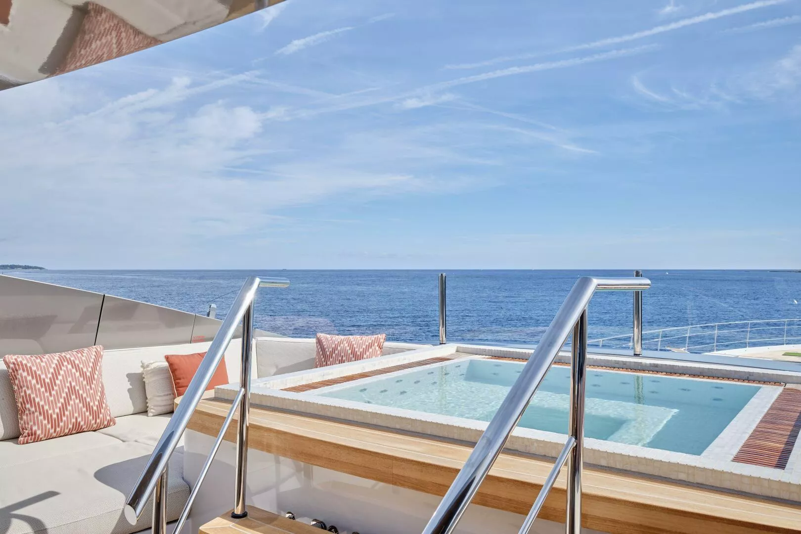 https://api.arconyachts.com/storage/37674/conversions/gJCP2FDEWJBNgodm1dRbsaJVsaZpOqDjXUmjmiBq-optimize.webp