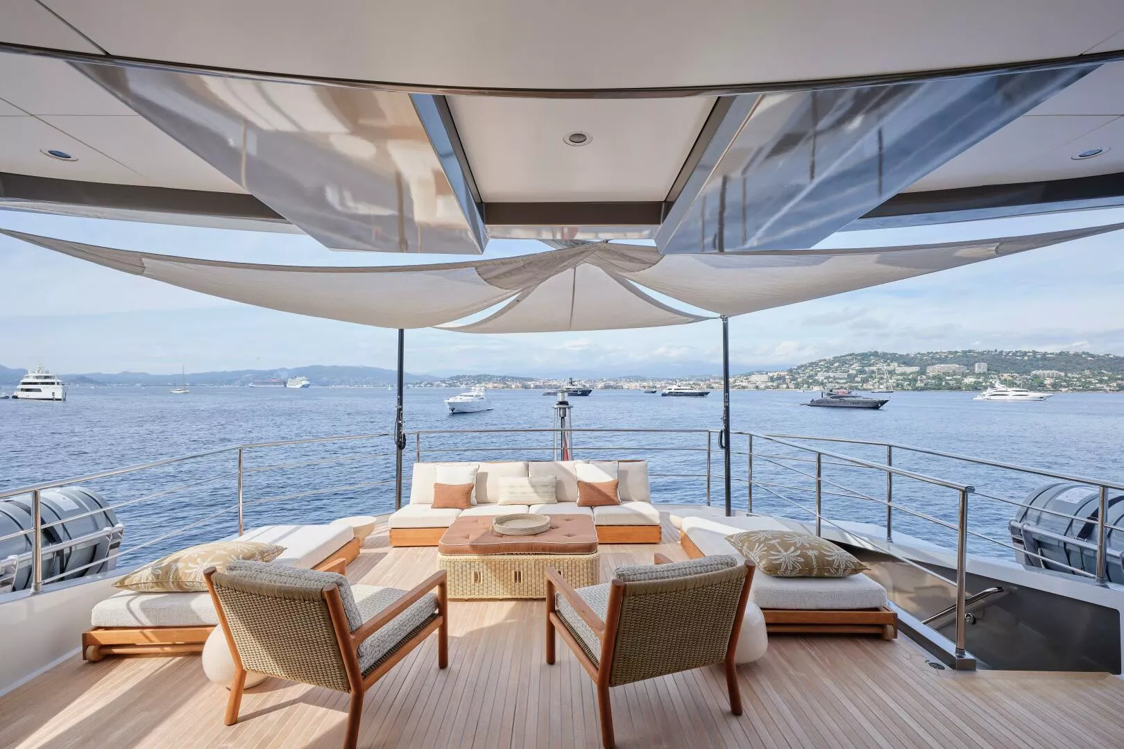 https://api.arconyachts.com/storage/37678/conversions/Sp0iJvglDaQaKv4it37ZnSd6rTDTAOqx8yQi1xXB-optimize.webp