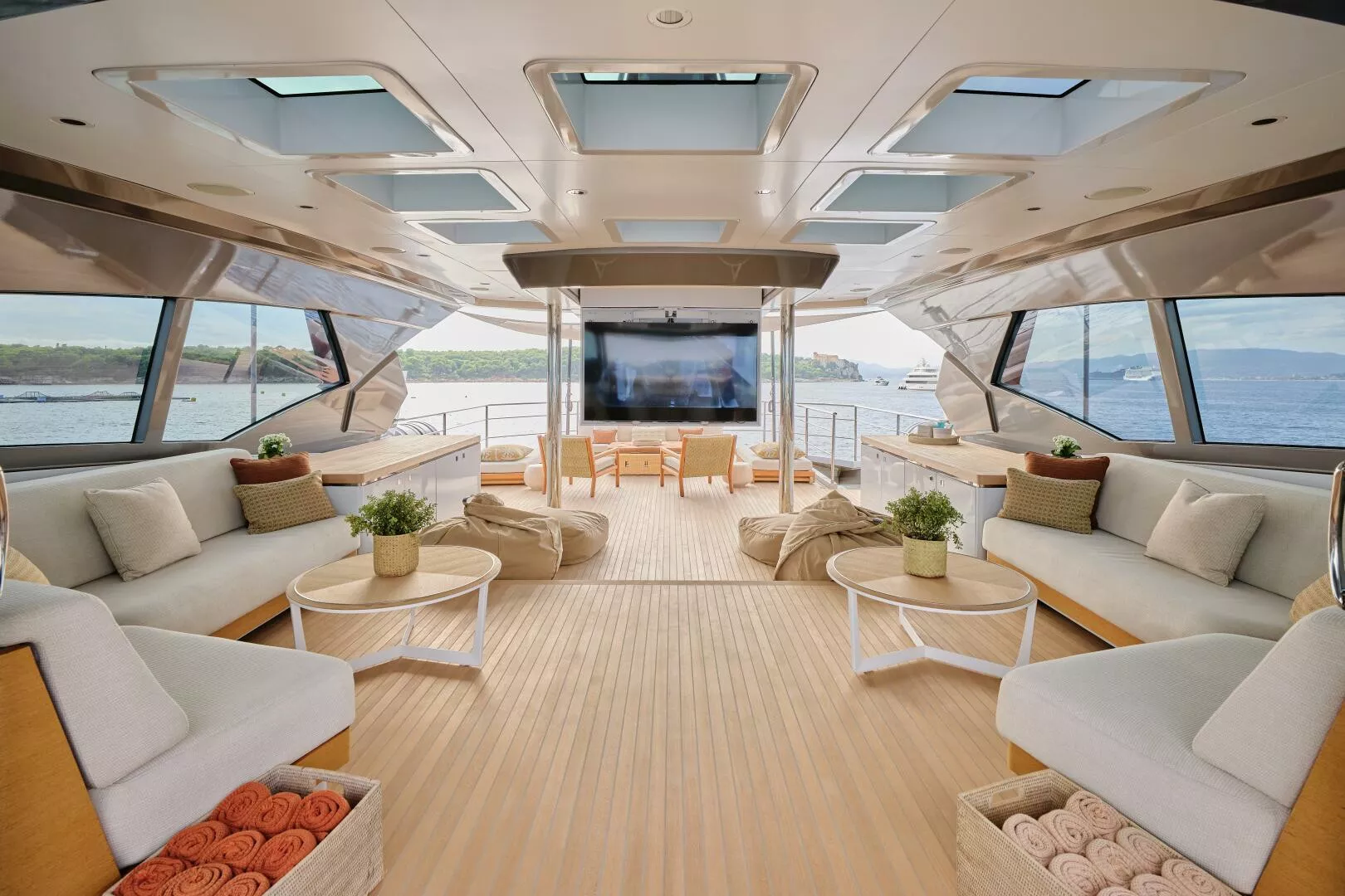 https://api.arconyachts.com/storage/37679/conversions/kfaouBwq2v3zvgG2mRKIyU11jgUZjmUyp1C5rXcv-optimize.webp