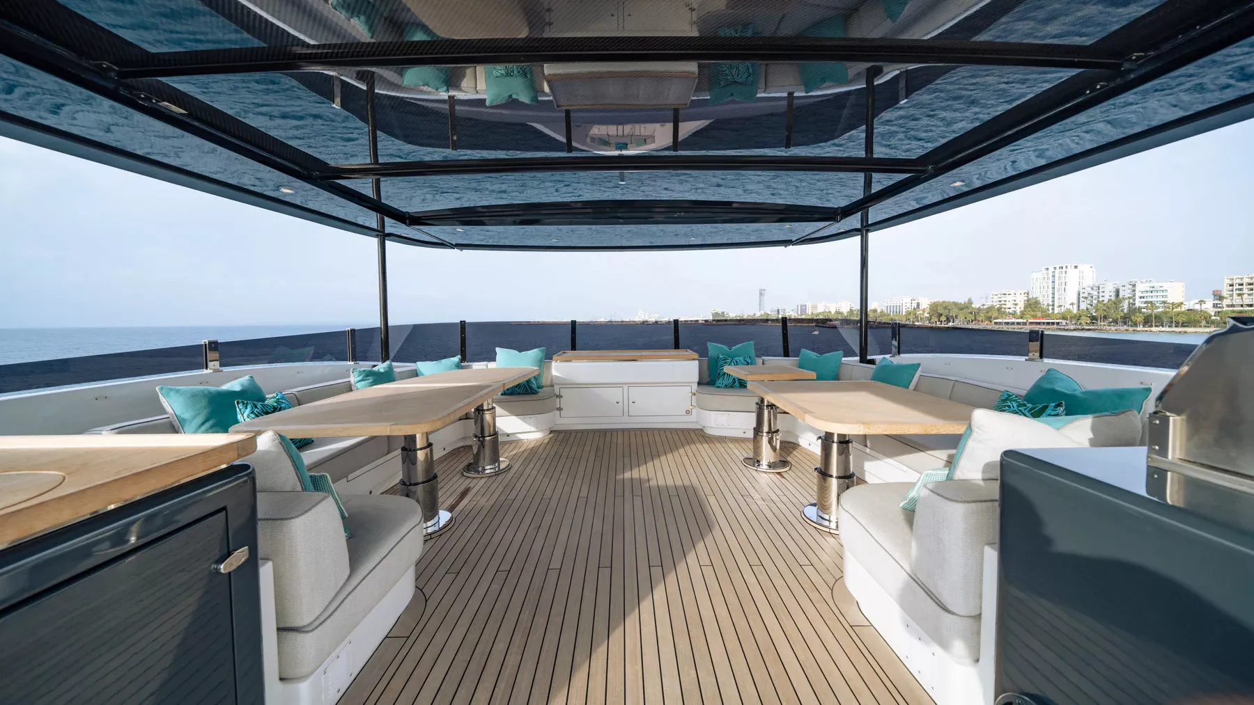 https://api.arconyachts.com/storage/37755/conversions/ido553elTJdZwB2tFdykCXNCLuOCMHAz89wEsquf-optimize.webp