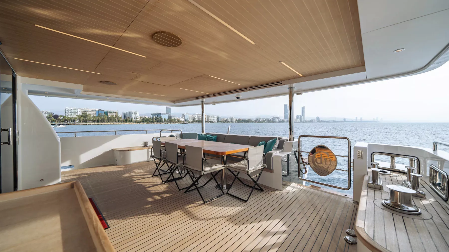 https://api.arconyachts.com/storage/37757/conversions/M2mMzK0LDcO7NQhfOZUDtCcIFmXmReDByKdkiGZ6-optimize.webp