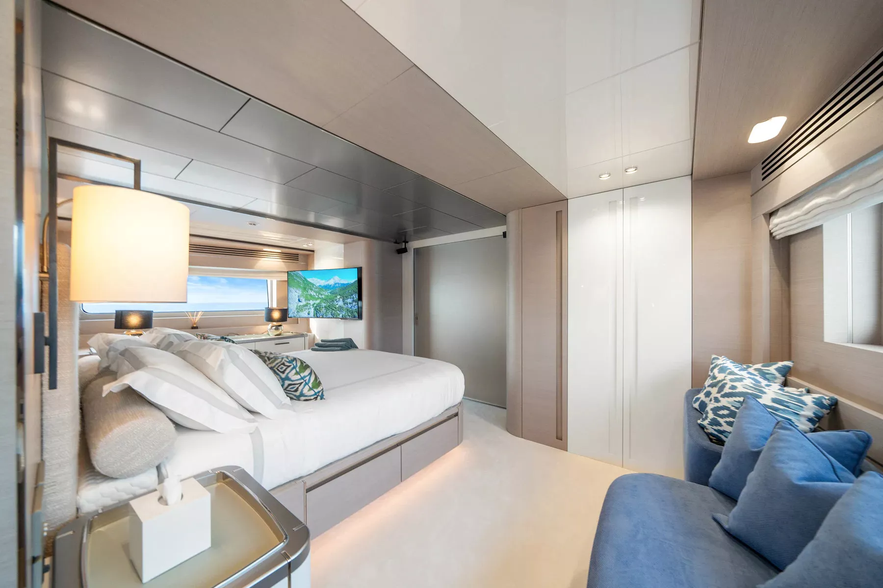 https://api.arconyachts.com/storage/37761/conversions/2ULCAoM77wpL7Oo90YYP3eYKzAgYMbXXgWYLatvY-optimize.webp