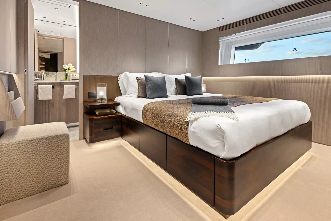 https://api.arconyachts.com/storage/37807/conversions/WRyXfc3EtZHuIIchNR41lBJ44eyFKT1iPSgYMCK9-optimize.webp