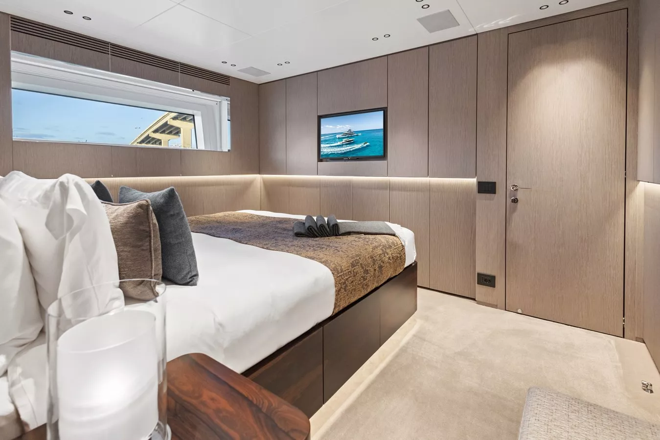 https://api.arconyachts.com/storage/37808/conversions/9cnyBly02pDEokRRjKf0SFci3IvRjPanKqLCfhYy-optimize.webp