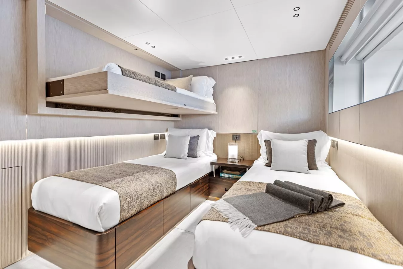https://api.arconyachts.com/storage/37810/conversions/eKHDd6ictMj403hjT7epnZ6WELmrhzO1cKoXnLJD-optimize.webp