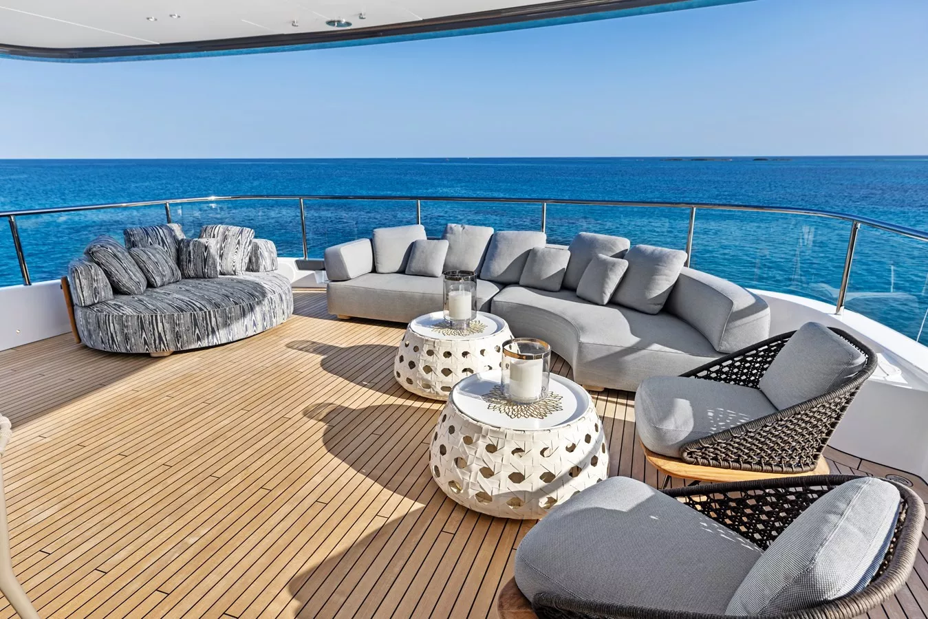 https://api.arconyachts.com/storage/37818/conversions/a6vuguTddG4DgIhCT5FYVMMUQOg4iJE1abCuOyIj-optimize.webp