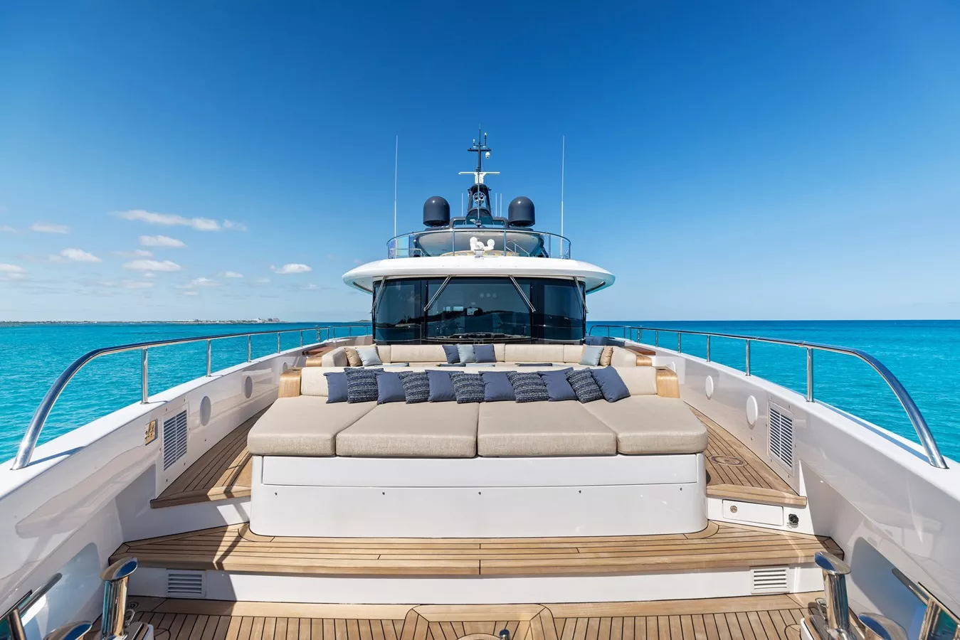 https://api.arconyachts.com/storage/37822/conversions/5tcnKl5M7IAsMqDV4KvdEBz5EoVHpkjBAuOKPzBW-optimize.webp