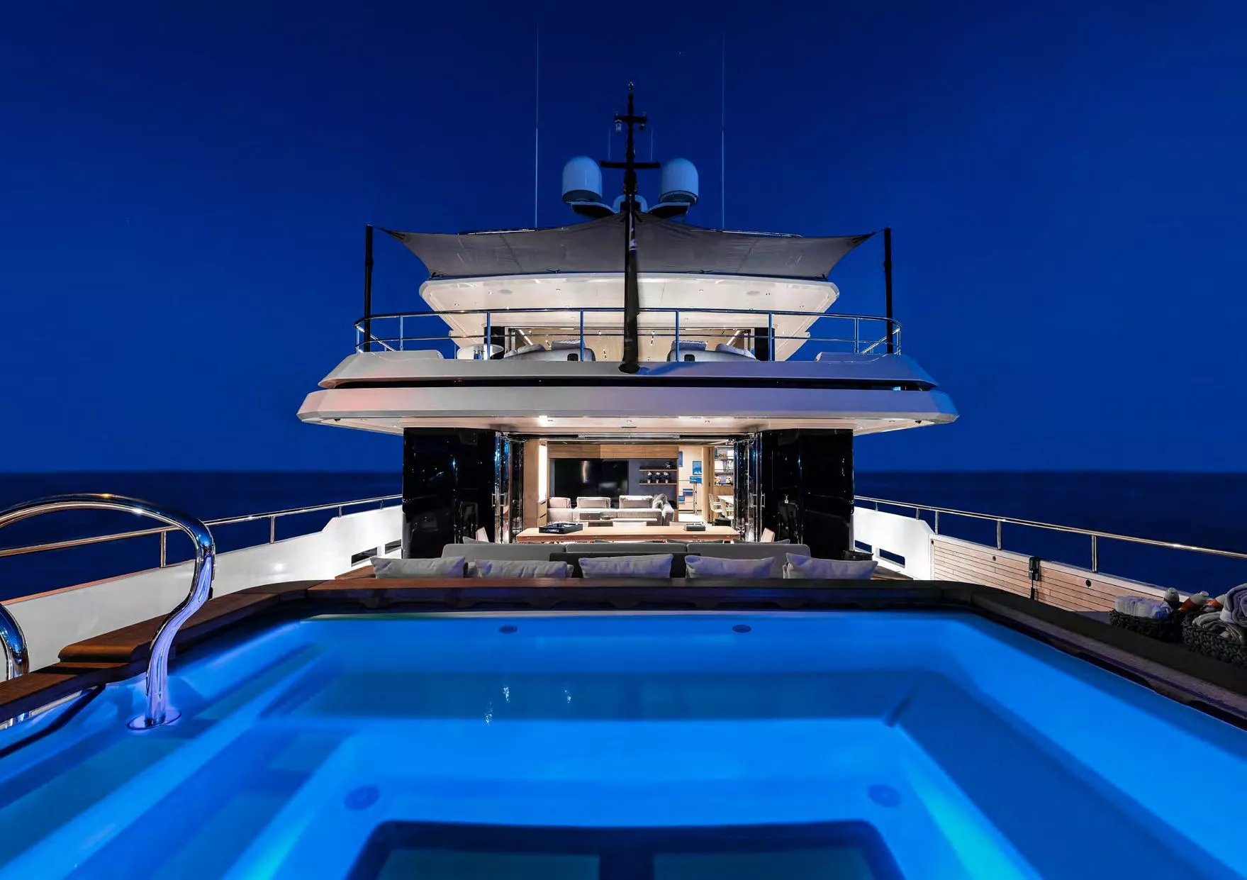 https://api.arconyachts.com/storage/37831/conversions/qMZ58YeFEGG403I8E6lzwzNeMV3qQTe5uEA5qppu-optimize.webp
