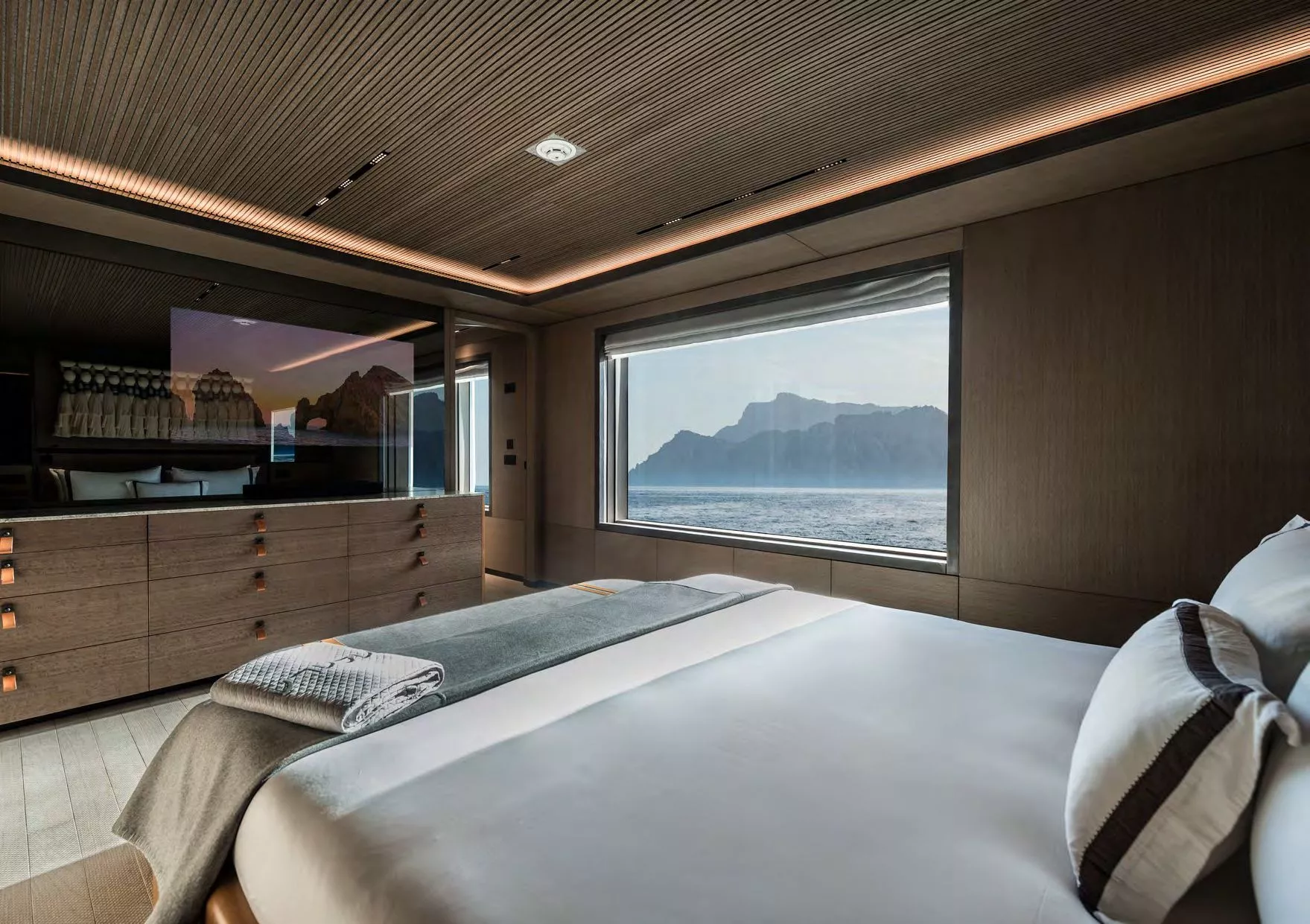 https://api.arconyachts.com/storage/37841/conversions/NDWkgpvZwlUetbqb8fcmZdvg6BhSBVf8FLO3JpzO-optimize.webp