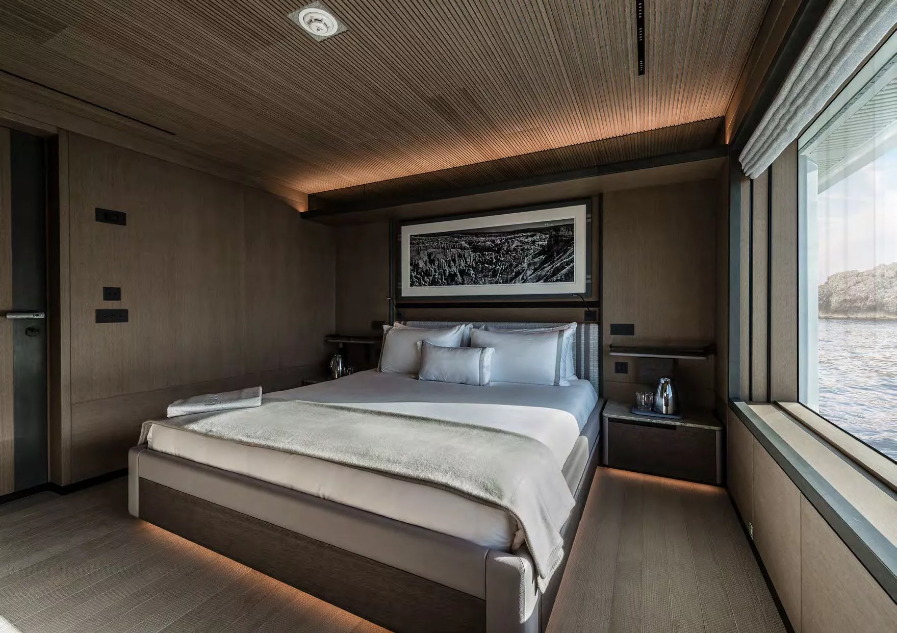 https://api.arconyachts.com/storage/37844/conversions/bCrW39P79PmOQB18XMGAjSGwpNgzqd26rFLKevcV-optimize.webp