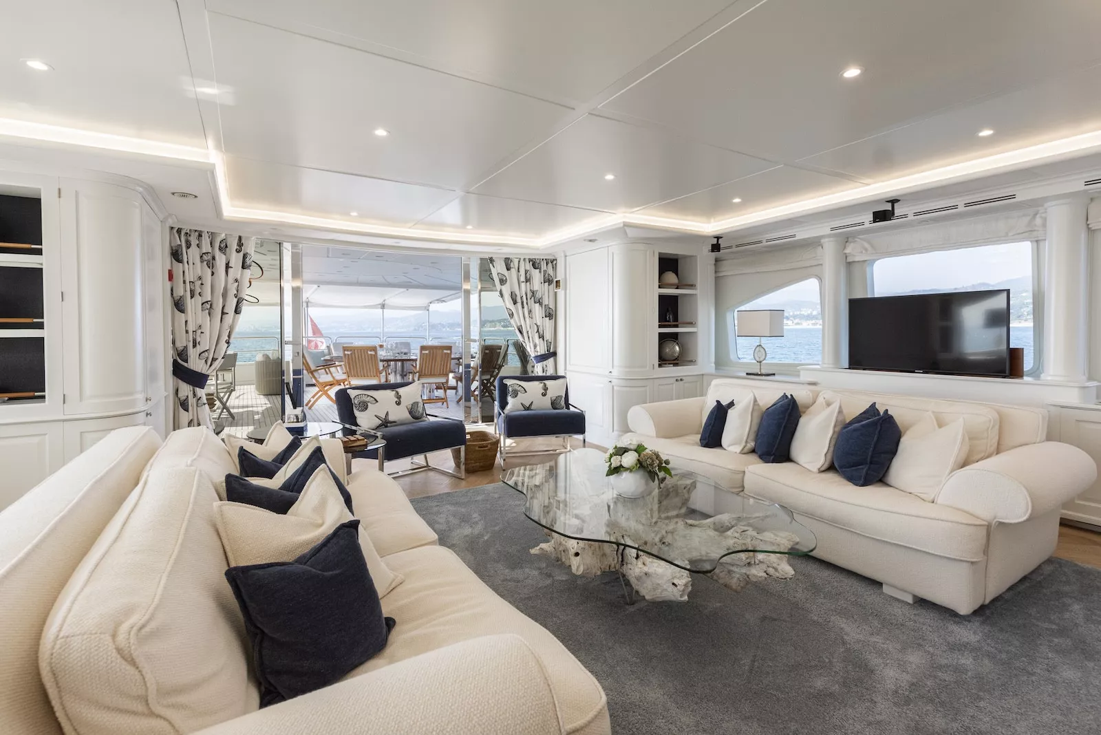 https://api.arconyachts.com/storage/37856/conversions/QBLIzzGDOQo37WBRtYvQih0Ot63C8PJxnNYSBn19-optimize.webp