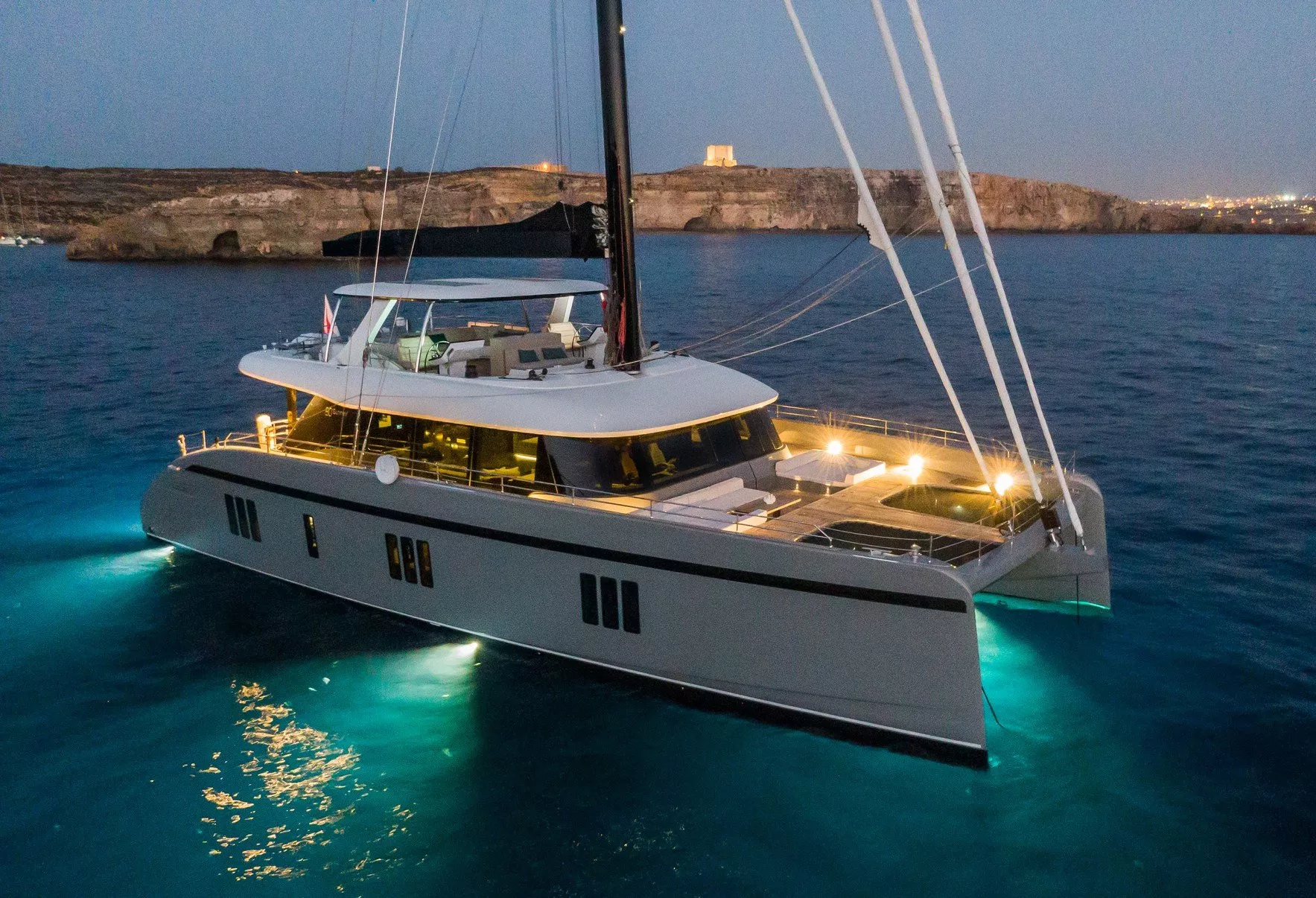 https://api.arconyachts.com/storage/37976/conversions/C8zgNLCn9OmMKA5RoHn6AfFFG99dSDfhEYTgtNza-optimize.webp
