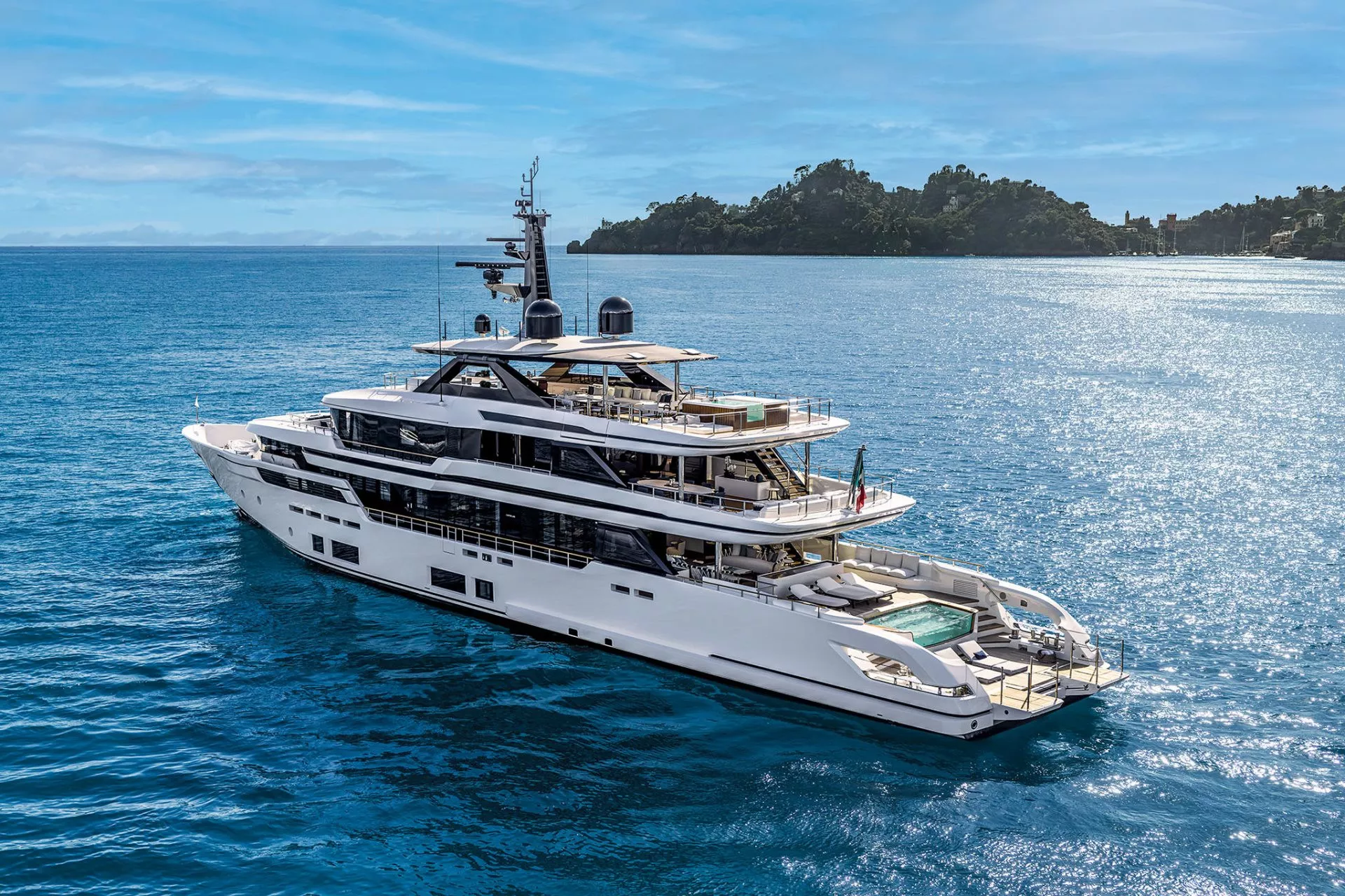 https://api.arconyachts.com/storage/37983/conversions/HKagmHrrYVun26T0SoswpW3U9EZP9qdMGLv1IbWk-optimize.webp