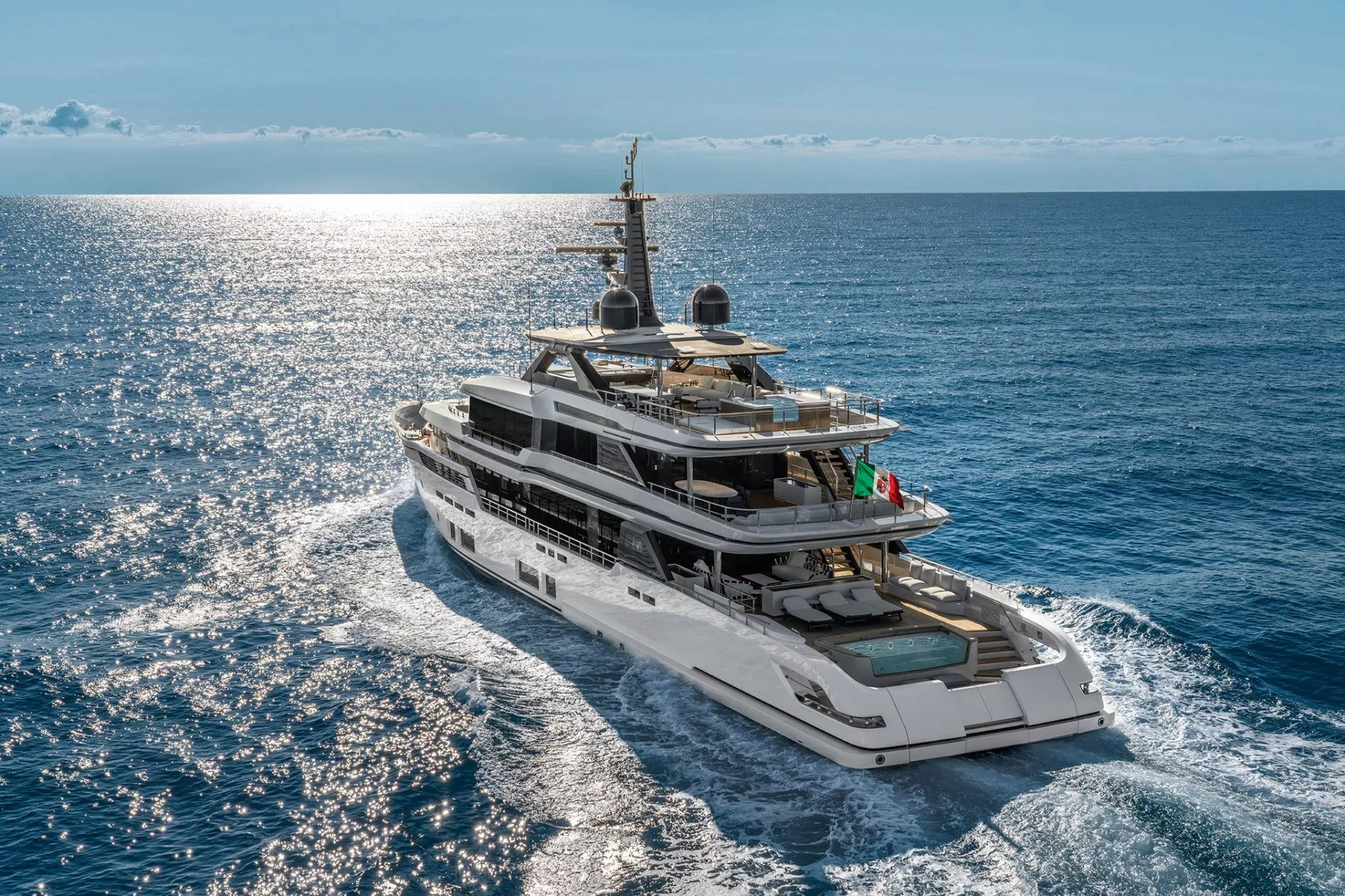 https://api.arconyachts.com/storage/37984/conversions/c2enQVPdMmSXFmzM1ohKkZCpGvapEK0fbFeqQP21-optimize.webp