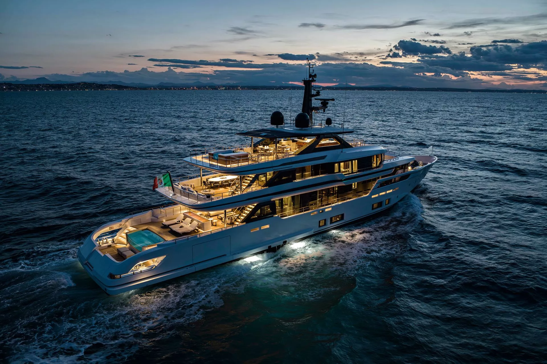 https://api.arconyachts.com/storage/37986/conversions/QQ7deKRWliOQeod5B4yifvfeeCDEBvKR4TGOmJry-optimize.webp
