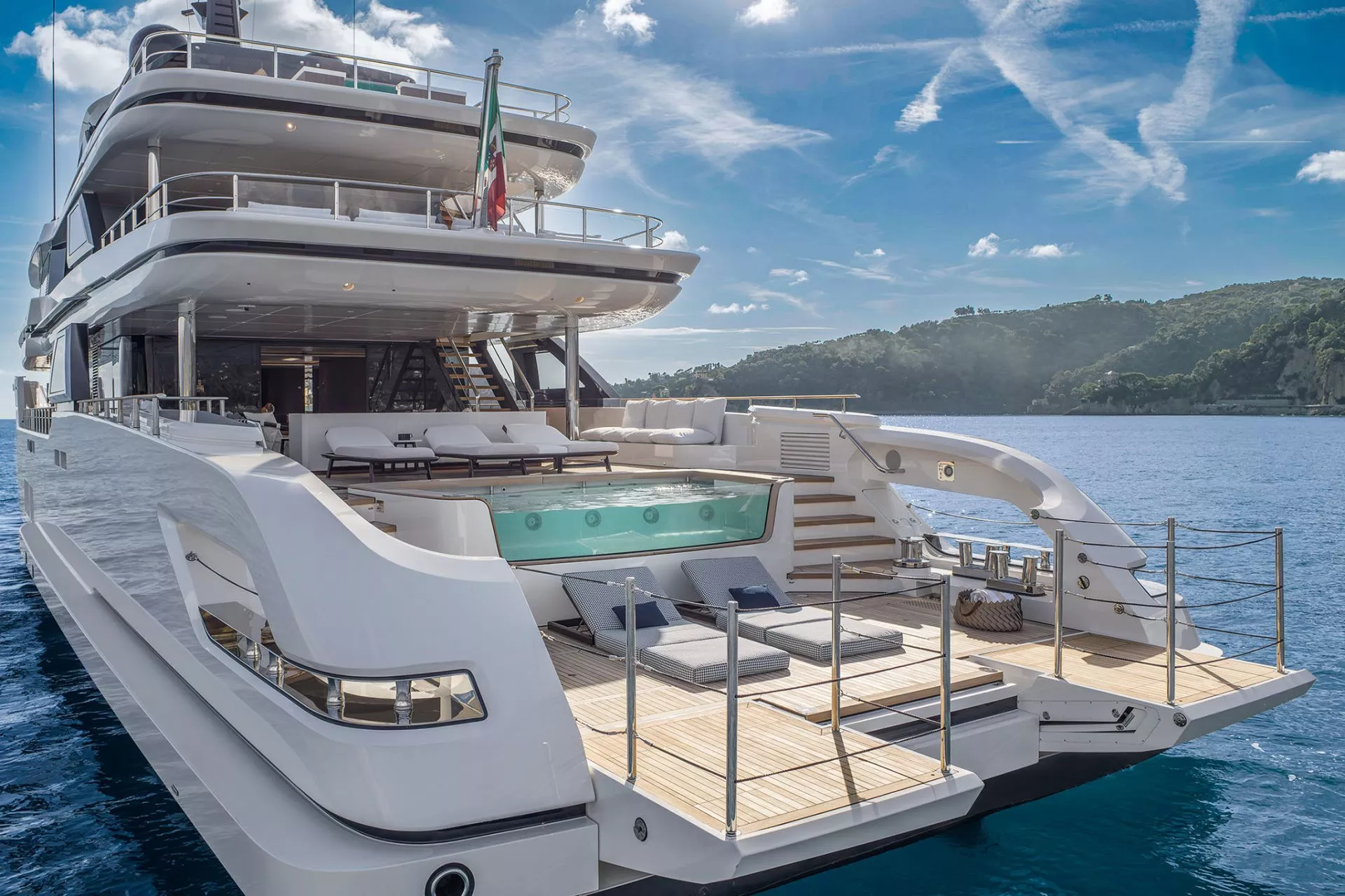 https://api.arconyachts.com/storage/37987/conversions/uvsUDGEcRvUNuKDrwQMtTTilbfeg4mTK3vxergpA-optimize.webp