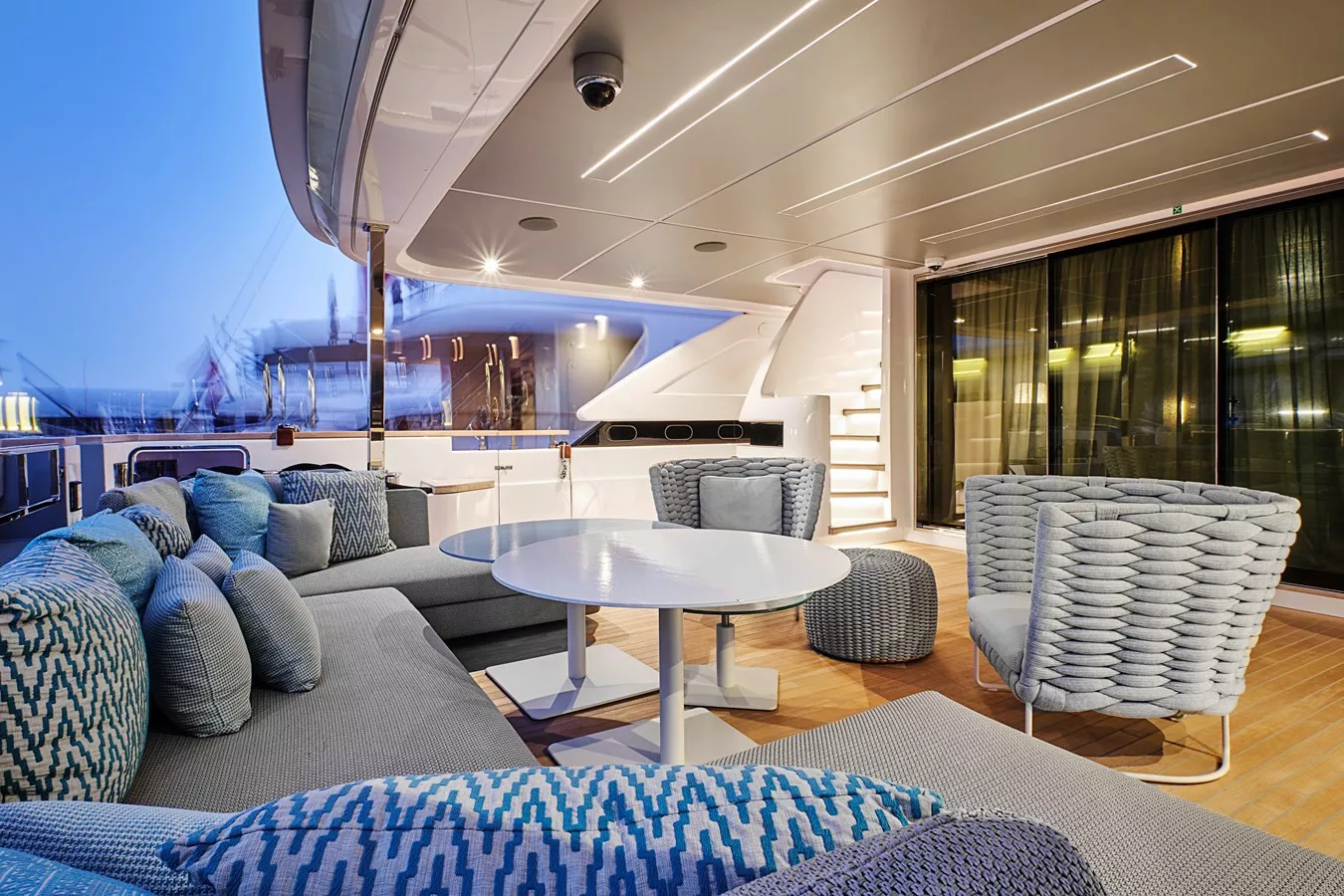 https://api.arconyachts.com/storage/37996/conversions/NUYlk05akuHN5mTPZccuQowPWeFHSkdDS8zWt2GD-optimize.webp