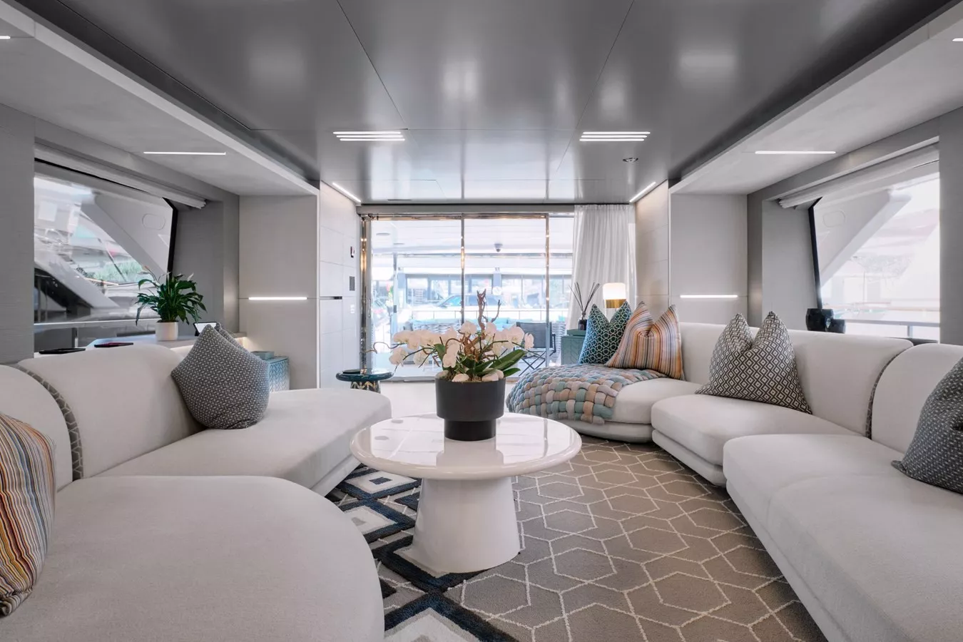 https://api.arconyachts.com/storage/37997/conversions/GpTGo1aBFhcaAuDMeaaE52TzoACawlyuULp1UVK1-optimize.webp