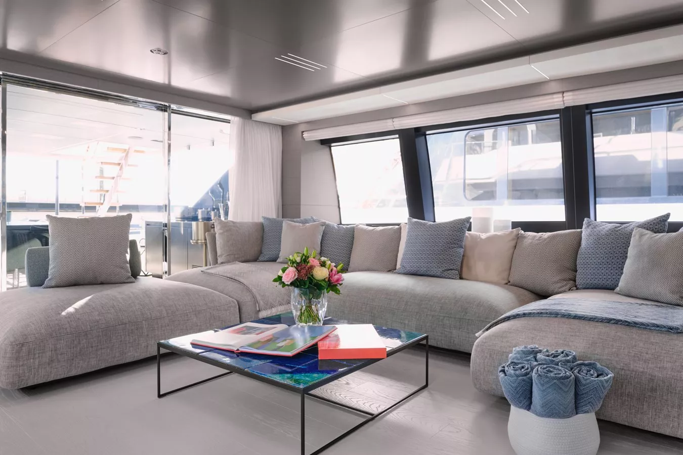 https://api.arconyachts.com/storage/38006/conversions/cNSvPqozVcnGqwO76jbndaF31IleuhiV1fWv4cct-optimize.webp