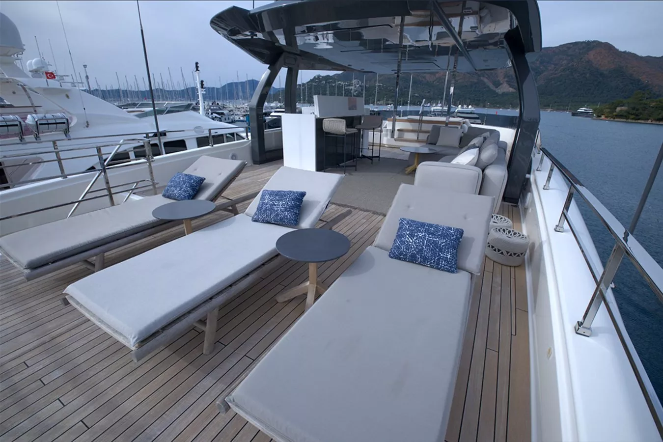 https://api.arconyachts.com/storage/38015/conversions/Ty3uuLrMaXQTAkDjouVHRDscp2tnGBsfDOM2zXum-optimize.webp