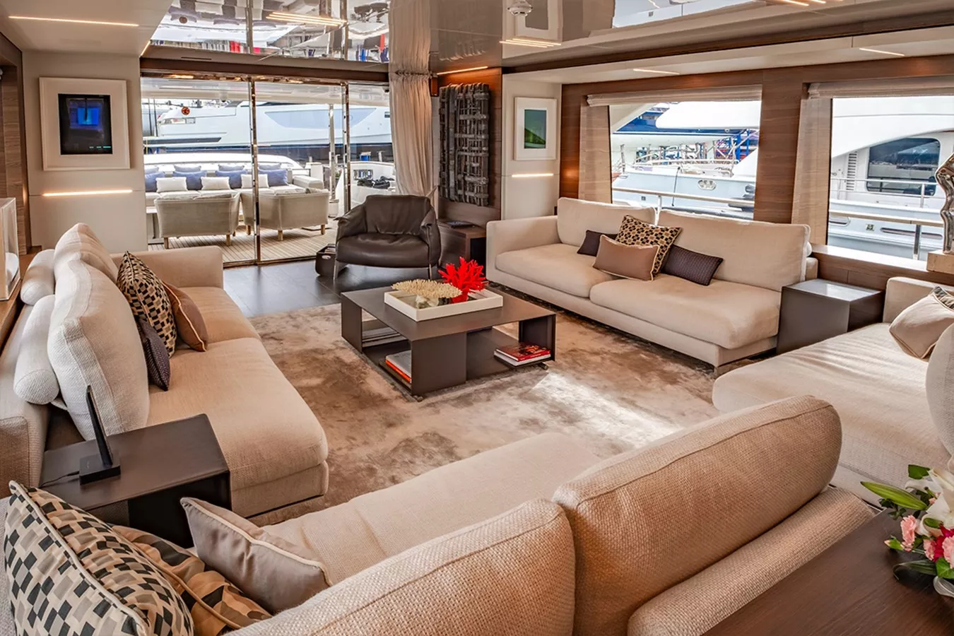 https://api.arconyachts.com/storage/38018/conversions/asuqohgLNUshj1nvRfDwDZi1dBXVoXbSeG828tiA-optimize.webp