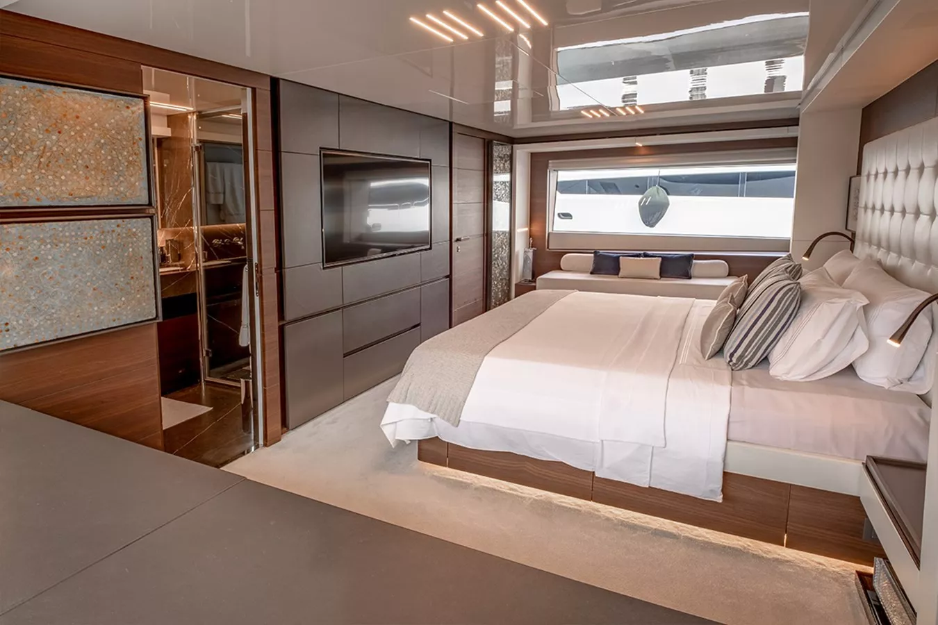 https://api.arconyachts.com/storage/38024/conversions/kOHvBLkRldyETbcHWRs7RkHLzrw8GFB7WXY8yOup-optimize.webp