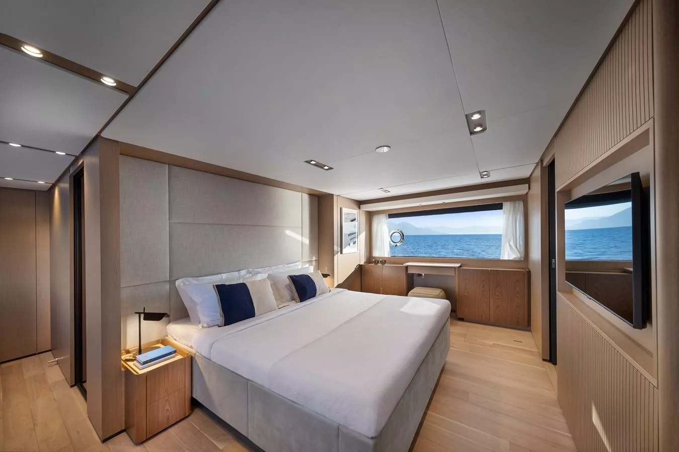 https://api.arconyachts.com/storage/38045/conversions/pPZkaUZvAxpPU2XkBIhjGeMEq88AmNiUYhbQkEEq-optimize.webp
