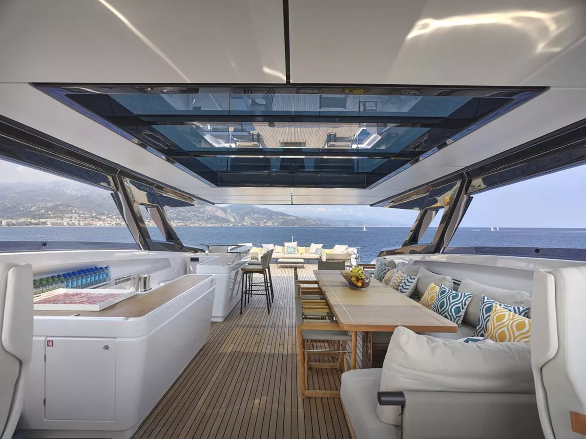 https://api.arconyachts.com/storage/38055/conversions/8lG0YBw9nIkj3Z8LhtUqD1gAvvqXKfDART0m942D-optimize.webp