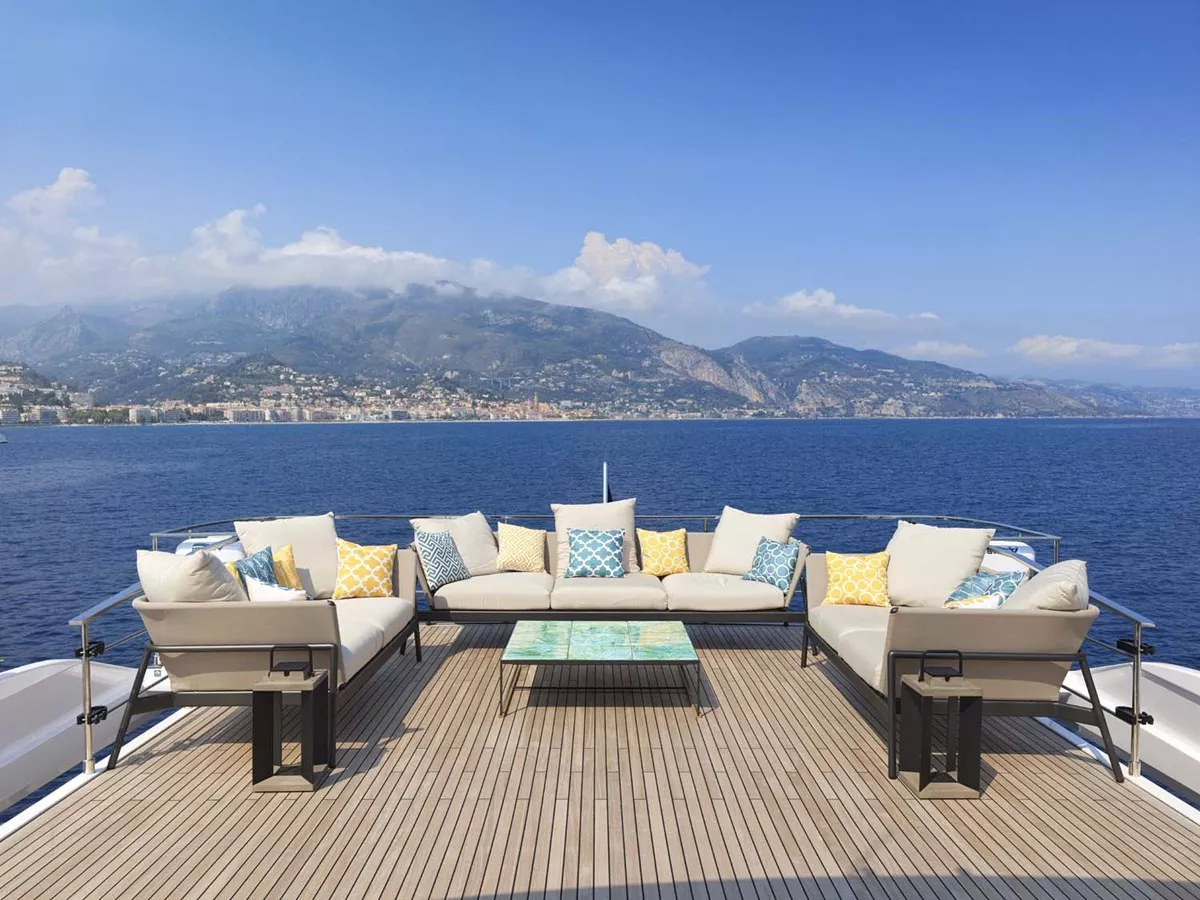 https://api.arconyachts.com/storage/38056/conversions/cH5lQesBCJRy3ZaB1u9DnI568K91Kz65IVZi3Vn3-optimize.webp