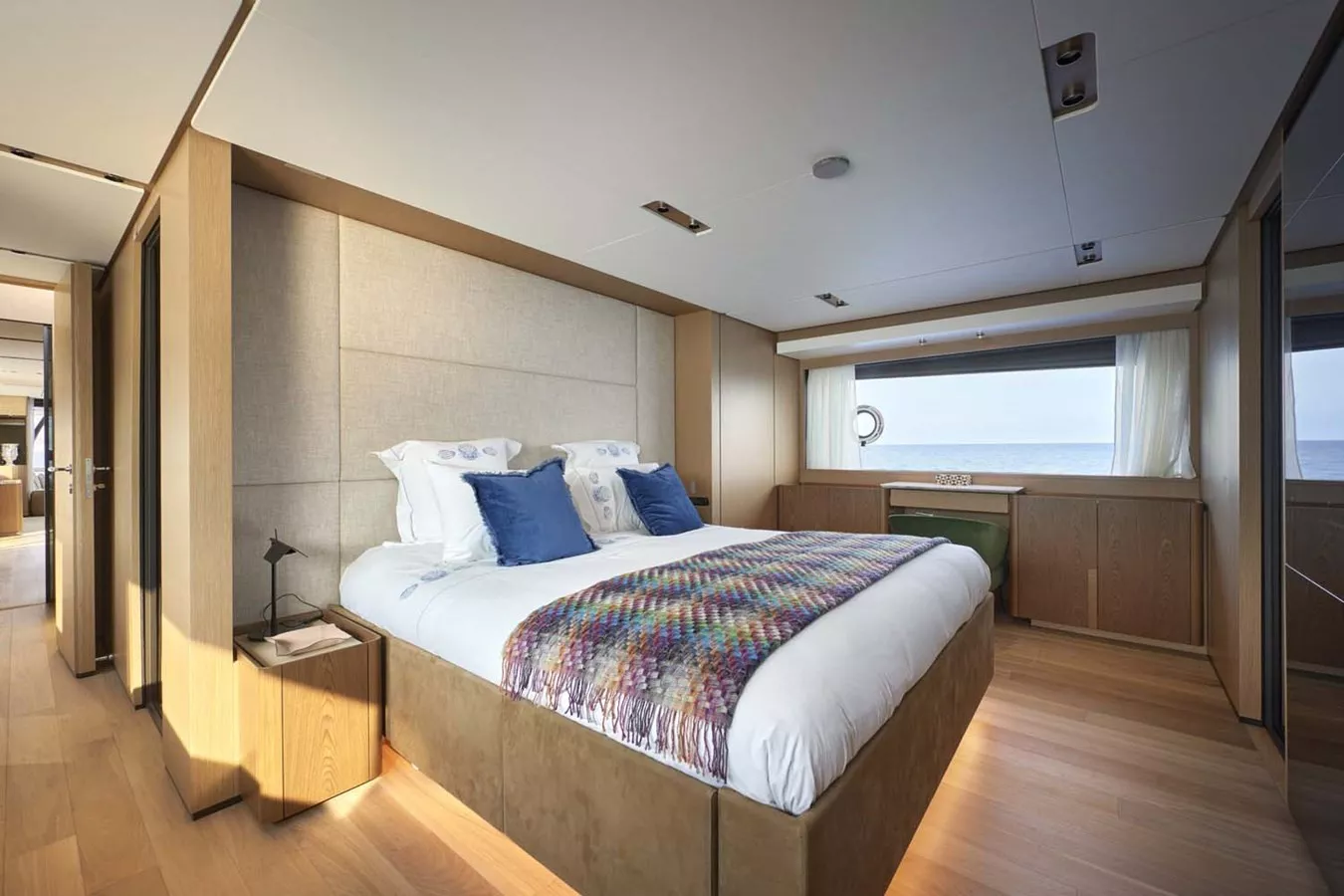 https://api.arconyachts.com/storage/38062/conversions/TWA11BHK4RKlpzXD03LIu4UUXuJjHM9H74g1PuZA-optimize.webp