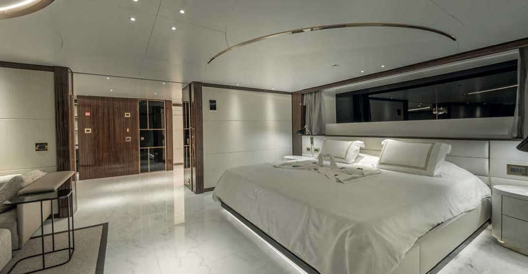 https://api.arconyachts.com/storage/38071/conversions/V2OXFVuXdGDIWkimaqB8S0eKaZdQCbRugHZfQCdP-optimize.jpg