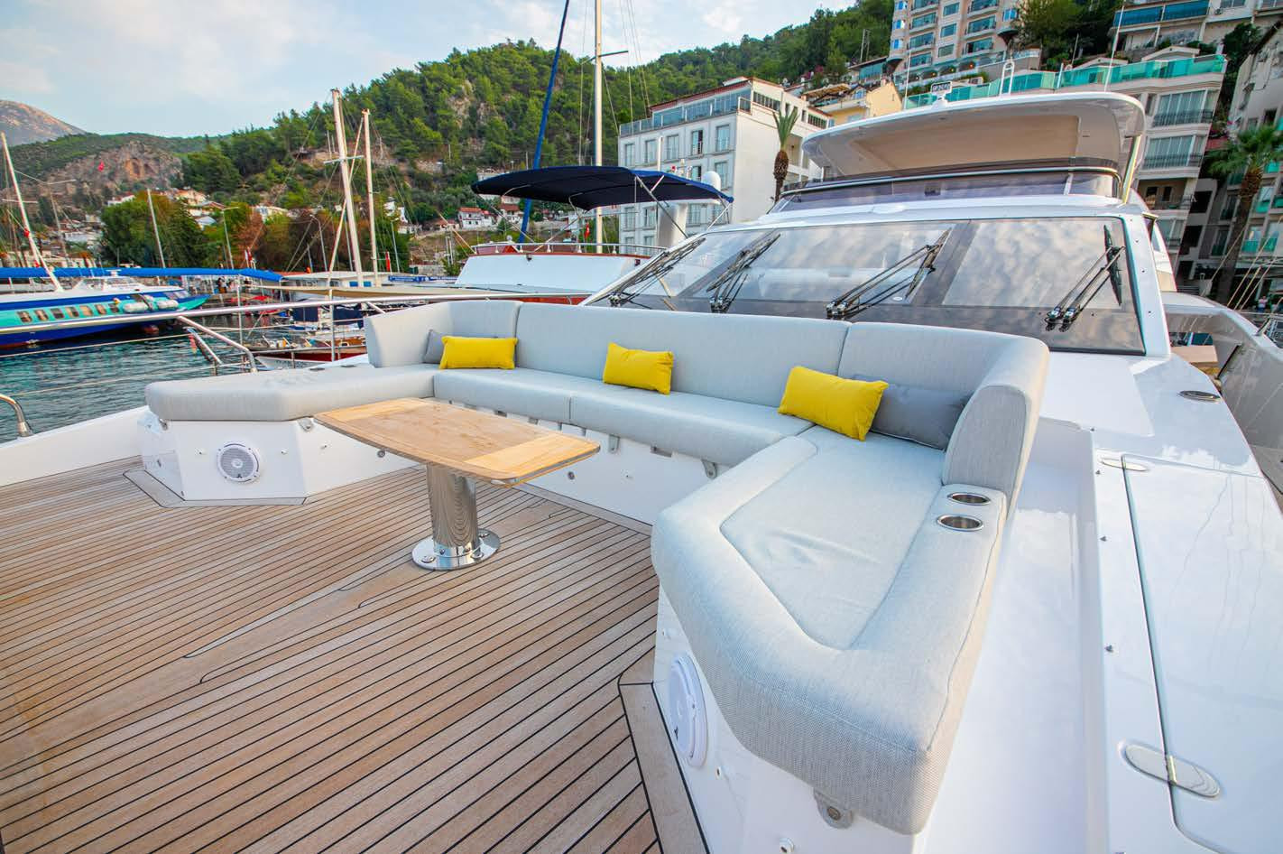 AZIMUT GRANDE 27 METRI