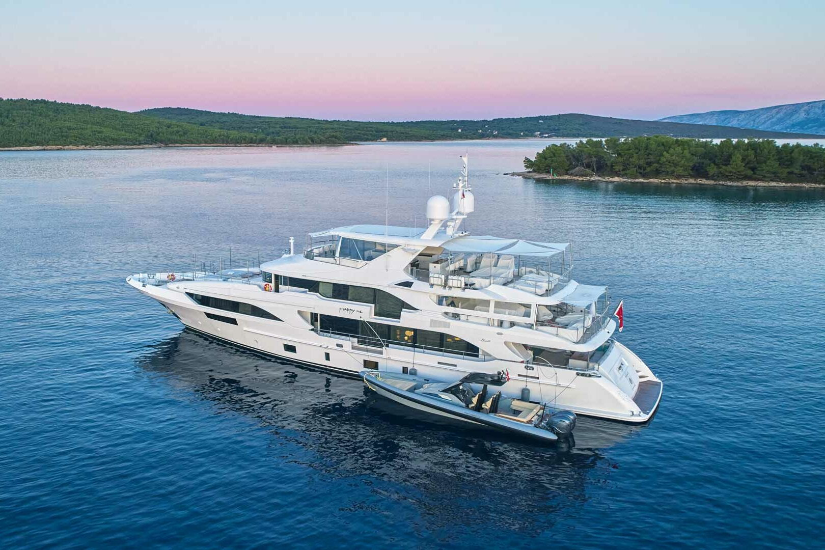 https://api.arconyachts.com/storage/38097/conversions/xhLbFdfiH06xxT59SaqQ7NyVOgUNRrrSwBZD6wil-optimize.jpg