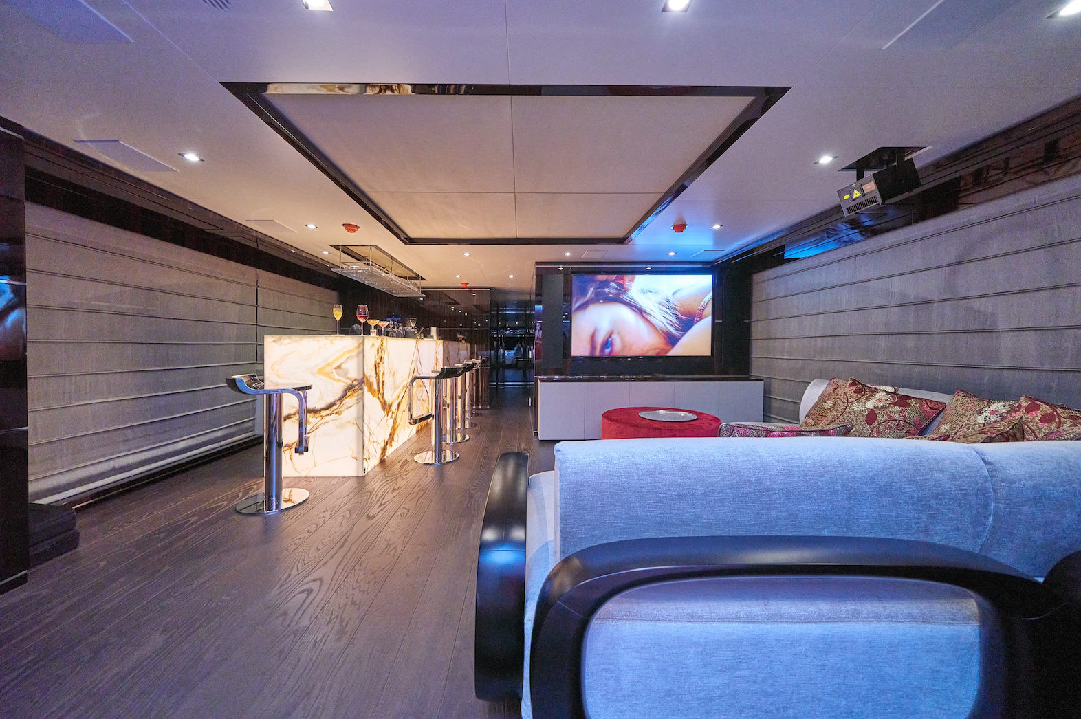 https://api.arconyachts.com/storage/38105/conversions/HXB7hMqx0uAhetTrWhBzkkrHHZ6qTGvnM7n2Egto-optimize.jpg